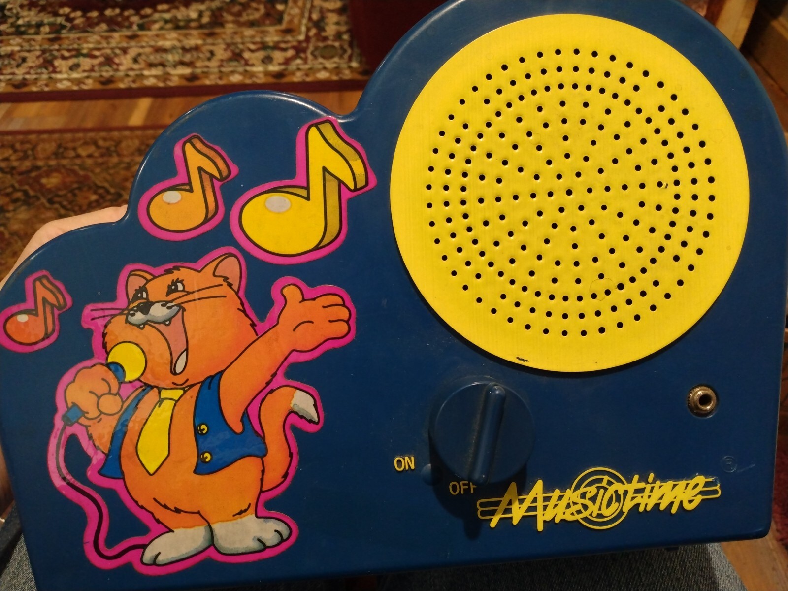 Vintage Music Time Ertl Company, makes noise when turned on. **No Microphone***