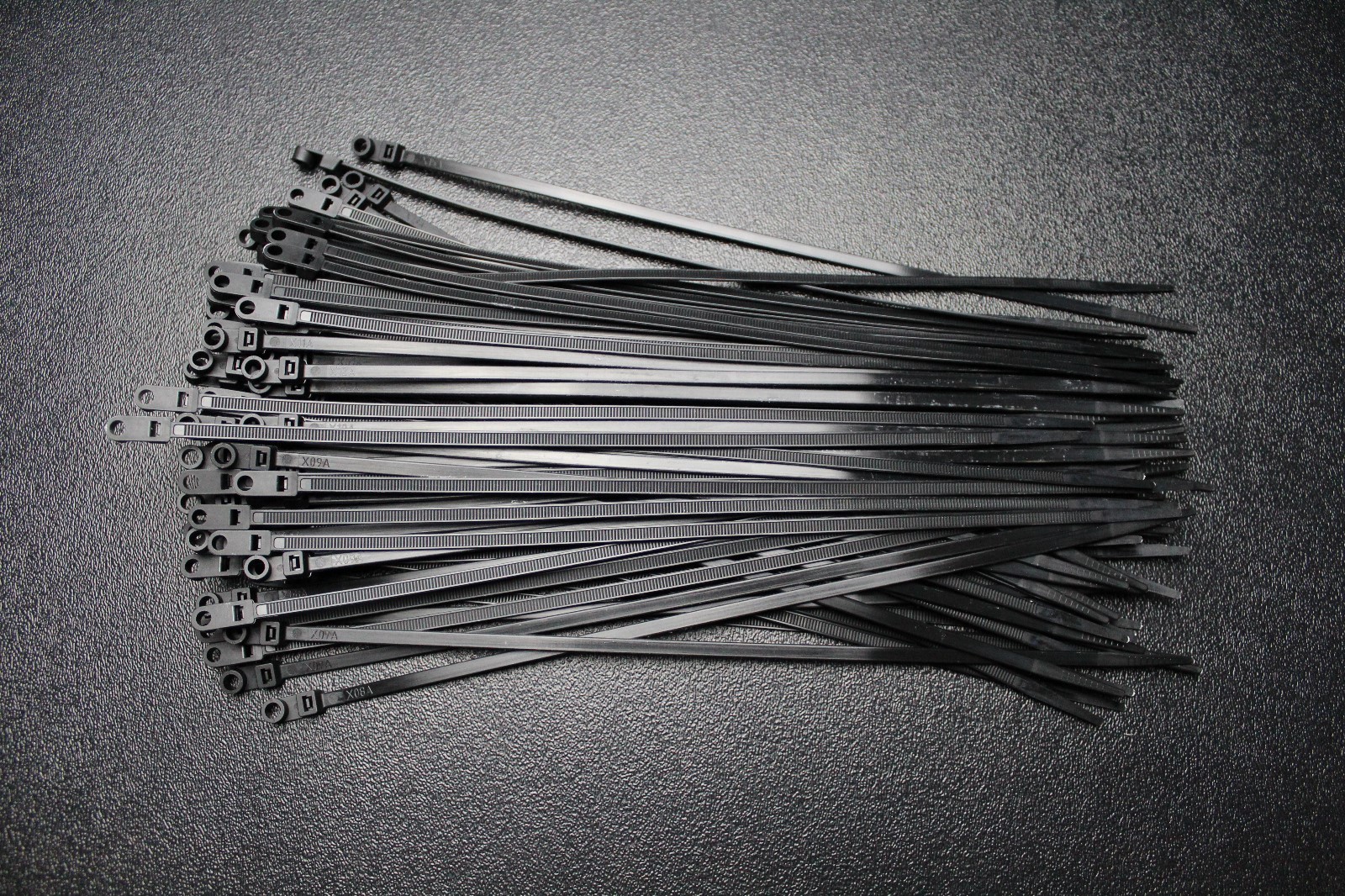 500 PACK 11 INCH MOUNTING HOLE ZIP TIES NYLON BLACK NAIL SCREW WIRE CABLE BMCT11
