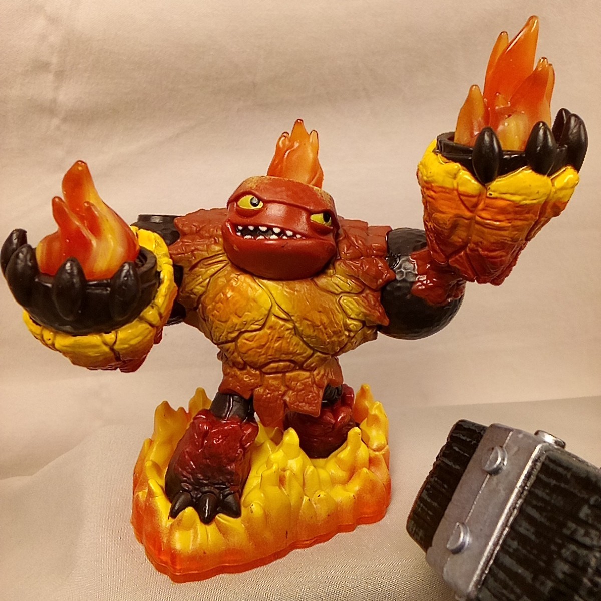 Skylanders Giants GraniteCrusher HotHead Thumpback Terrorfin Prism Break Figures