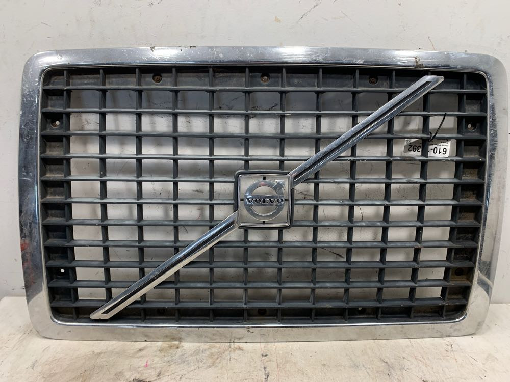 Volvo VNL Gen 1 Grille (610-12392)