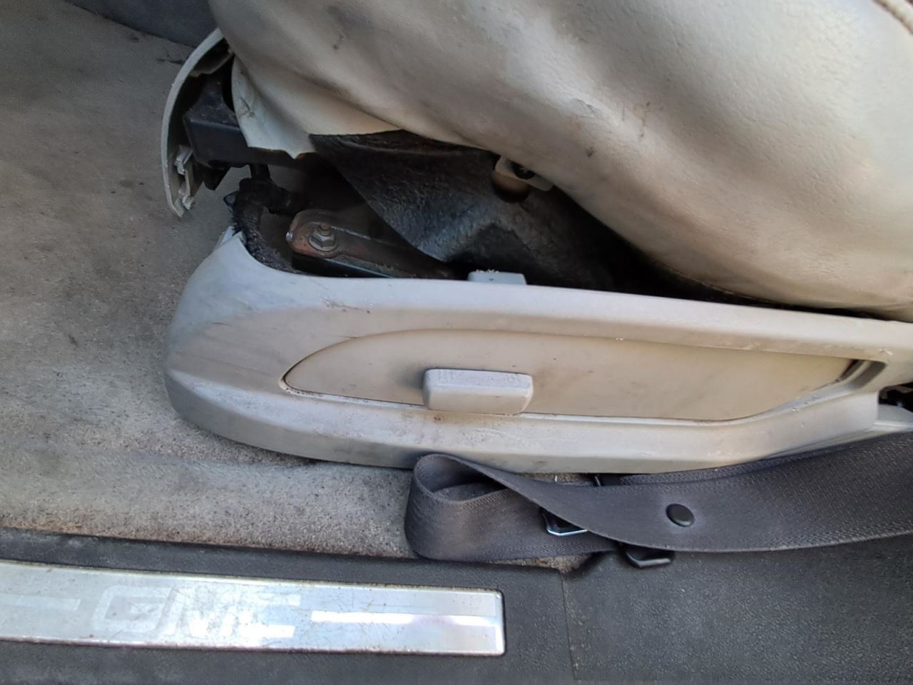 ACADIA 2009 Glove Box 4869777