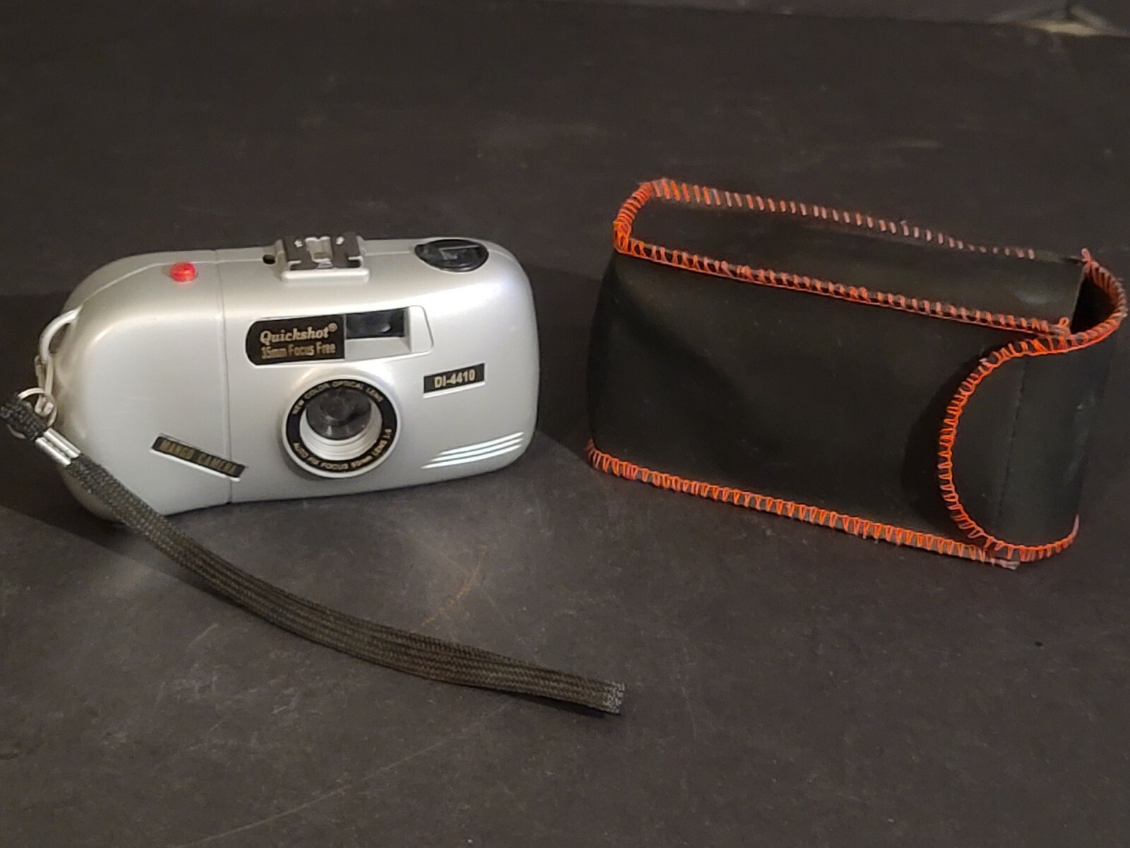 Mango Camera Quickshot 35mm Focus Free 50mm Lens DI-4410 w/ Carrying Pouch