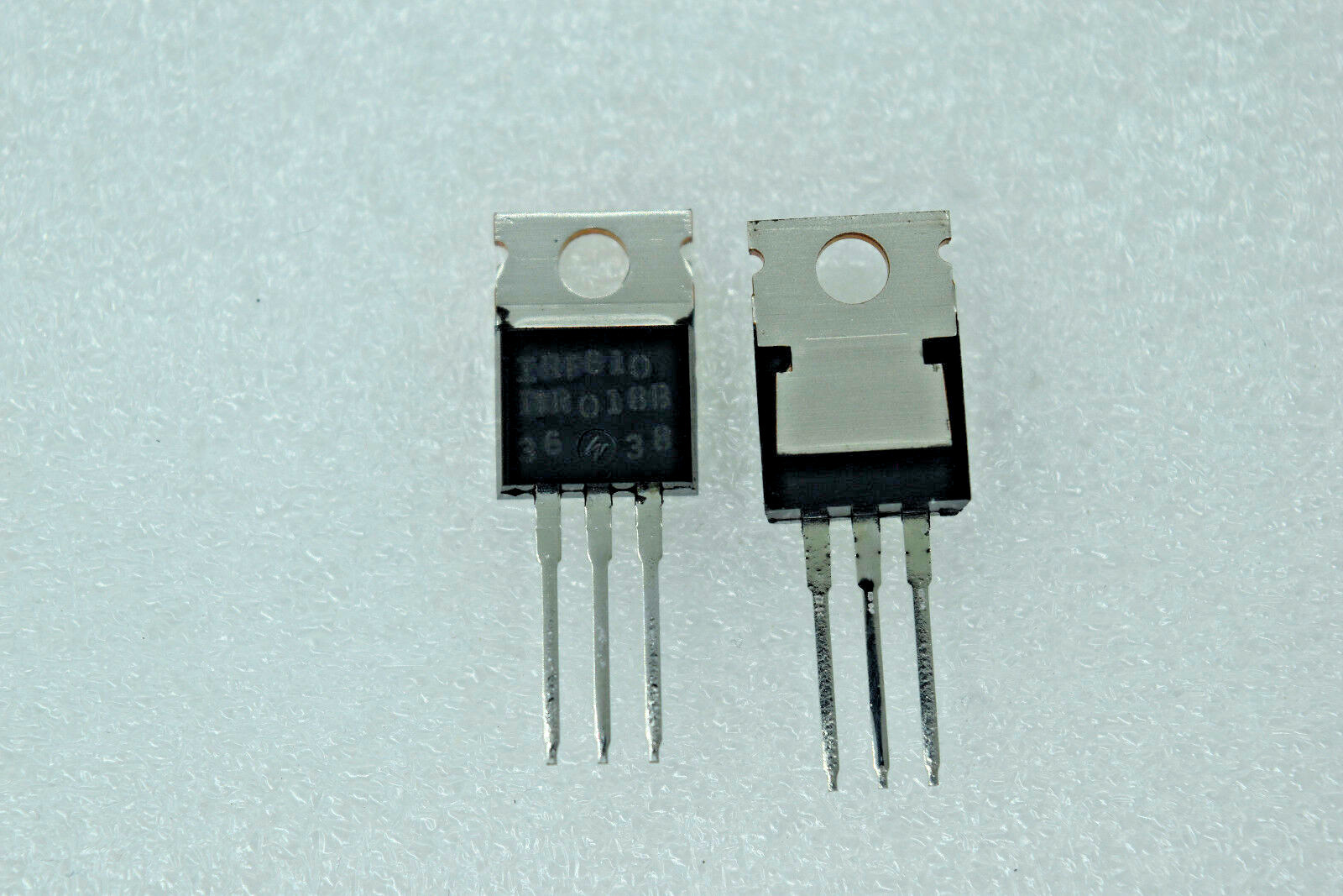 (5PCS) IRF610 N-Channel Power MOSFET 200V/3.3A  TO-220 New Old Stock USA
