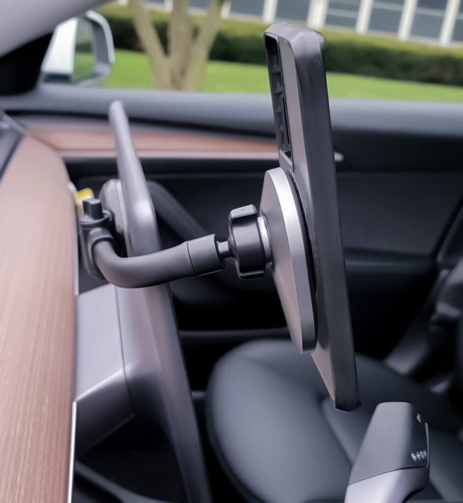 Wireless Charging Car Mount for Tesla Model 3 / Model Y Magnetic Phone Holder