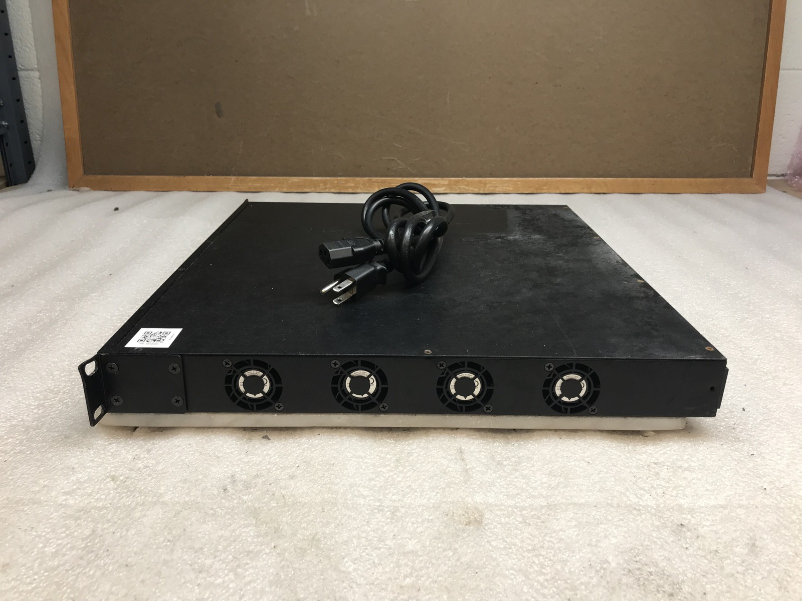 Foundry Networks EdgeIron 24GS 24 Port Gigabit Managed Switch with Rack Ears