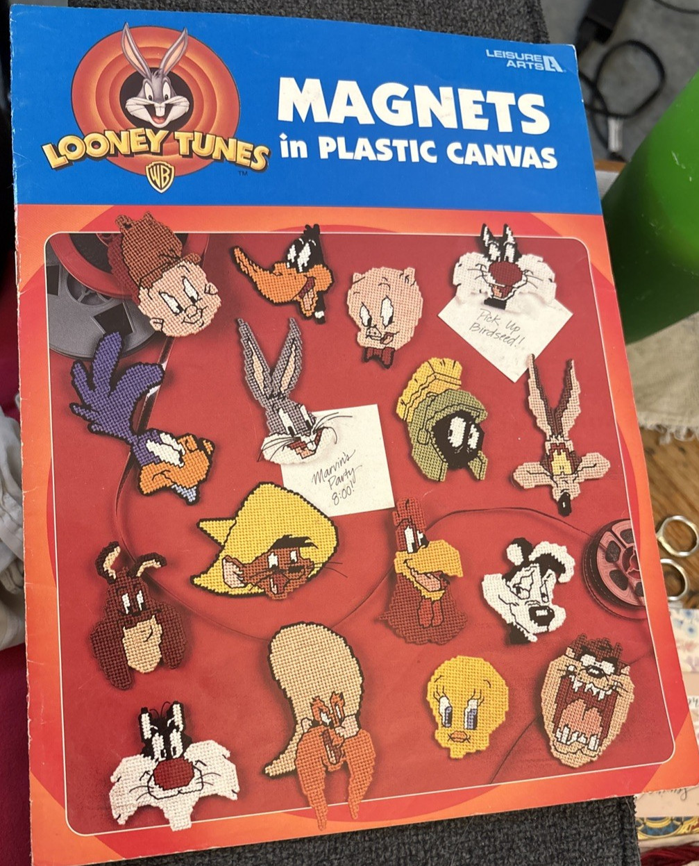 Vtg Rare Leisure Arts LOONEY TUNES MAGNETS IN PLASTIC CANVAS Pattern 1990 Bk