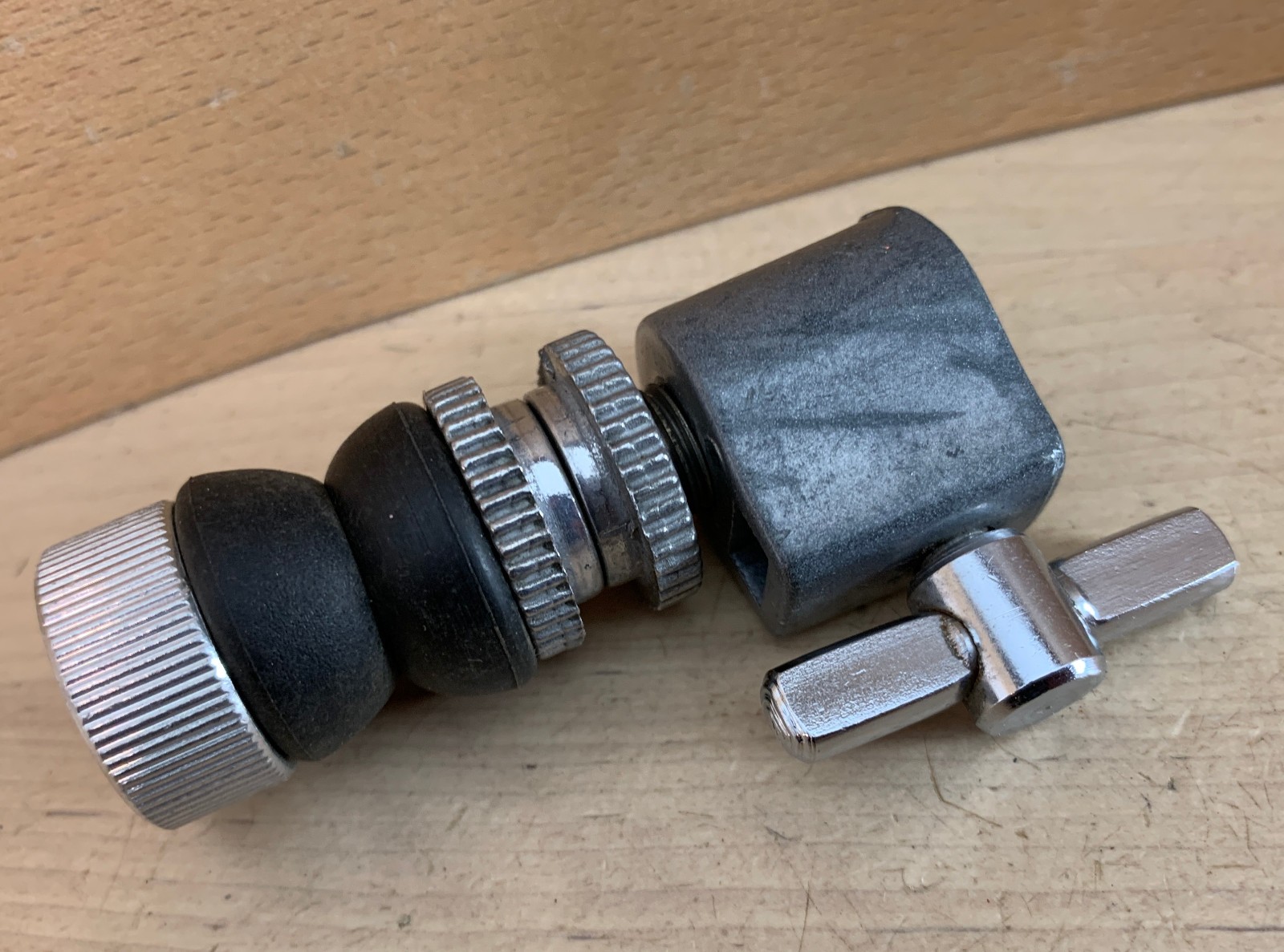Basic Standard Hi-Hat Cymbal Stand CLUTCH Holder Part Import 6mm w/ Rubber Pads