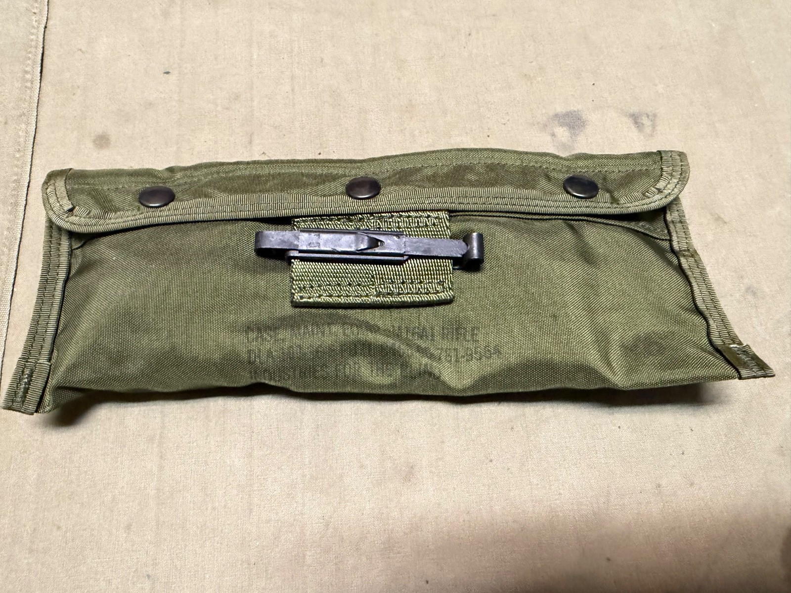 ORIGINAL VIETNAM WAR US ARMY RIFLE CLEANING MAINTENANCE CARRY CASE, CONTENT-1986