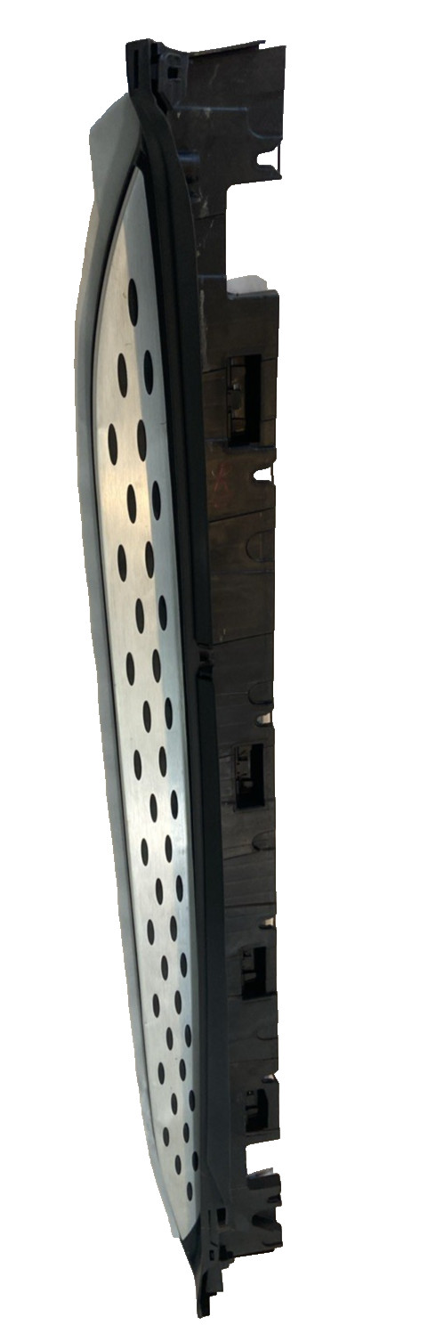 FLAWED RM43010002 Replacement Rocker Panel