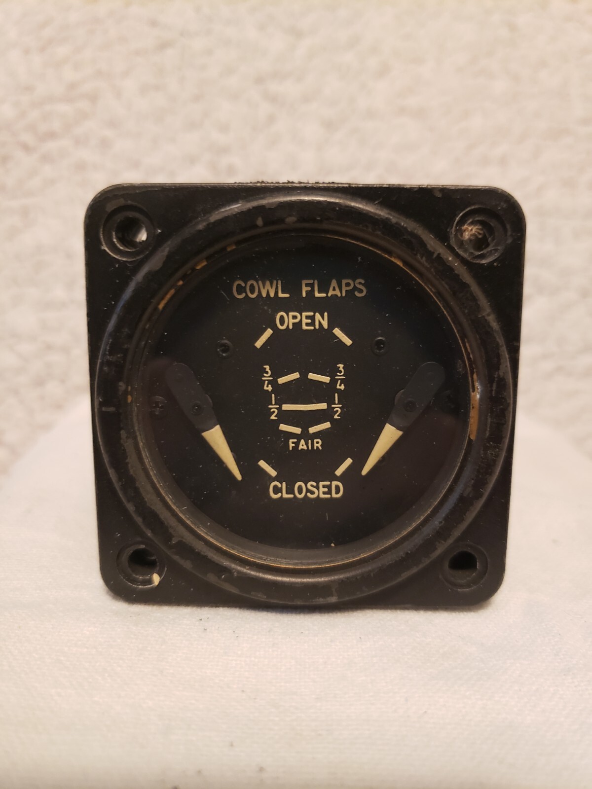 Indicator,  COWL FLAPS OPEN/CLOSED  FAIR