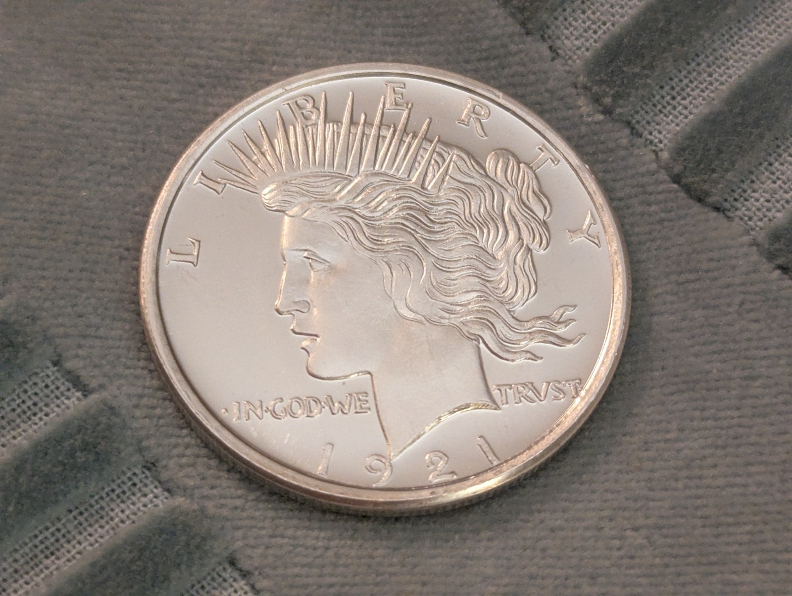 Peace Dollar Style Silver Round • 1 Troy Ounce .999 • Exceptional Luster BU