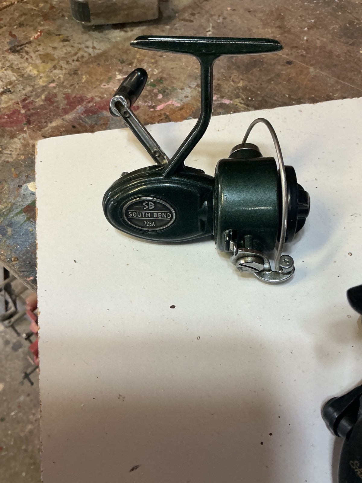 4 old fishing reels