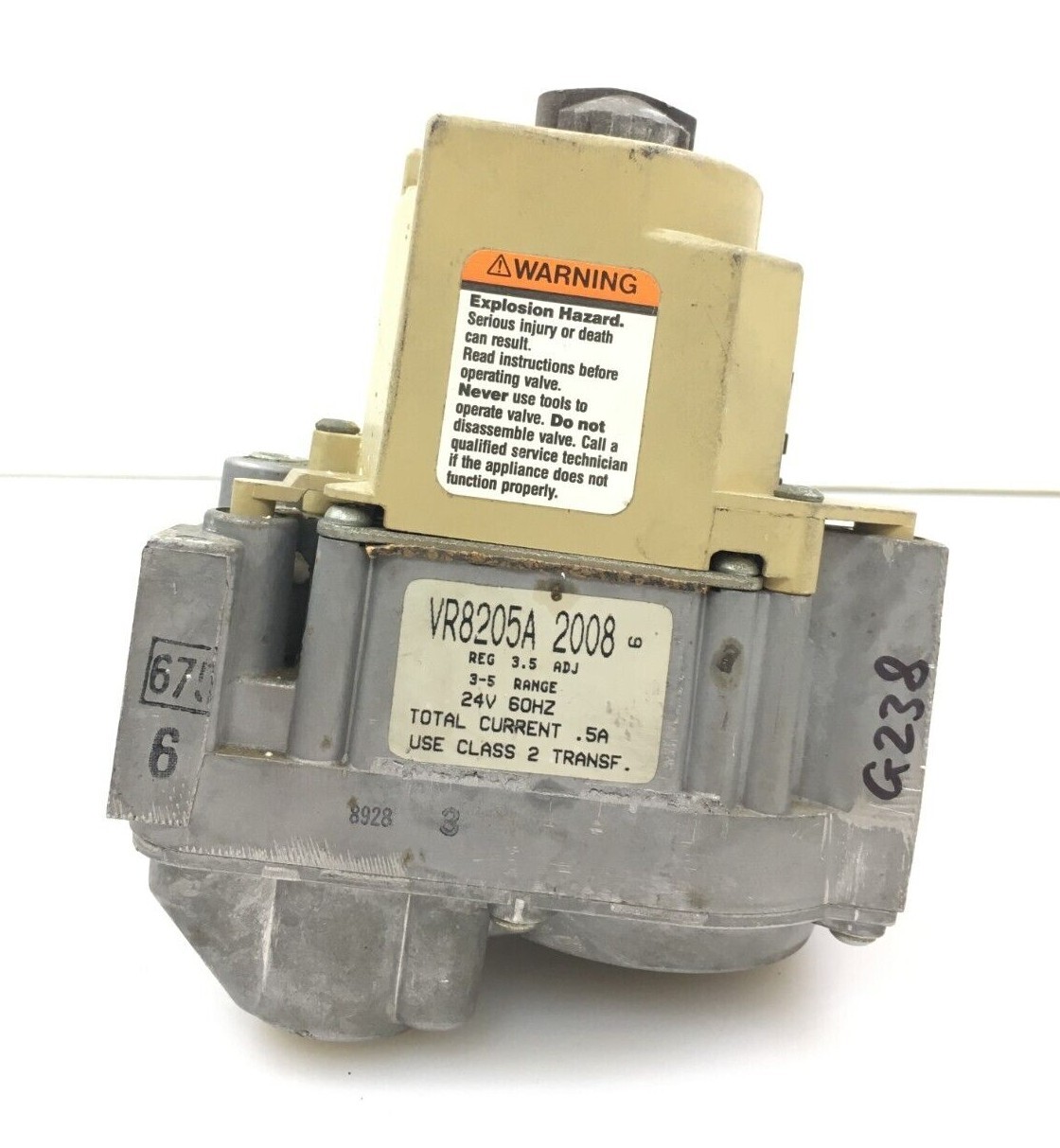 Honeywell VR8205A2008 HVAC Furnace Gas Valve inlet and outlet 1/2" used #G238