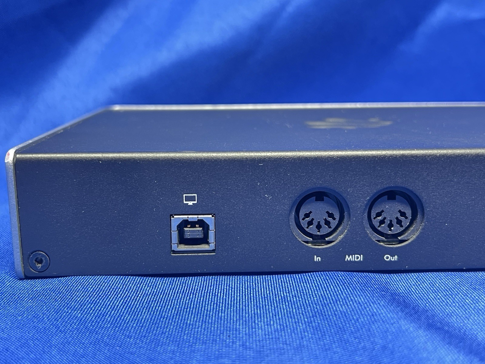 iConnectivity ConnectAUDIO2/4 Audio Interface MIDI caudio-24 DISCONTINUED READ