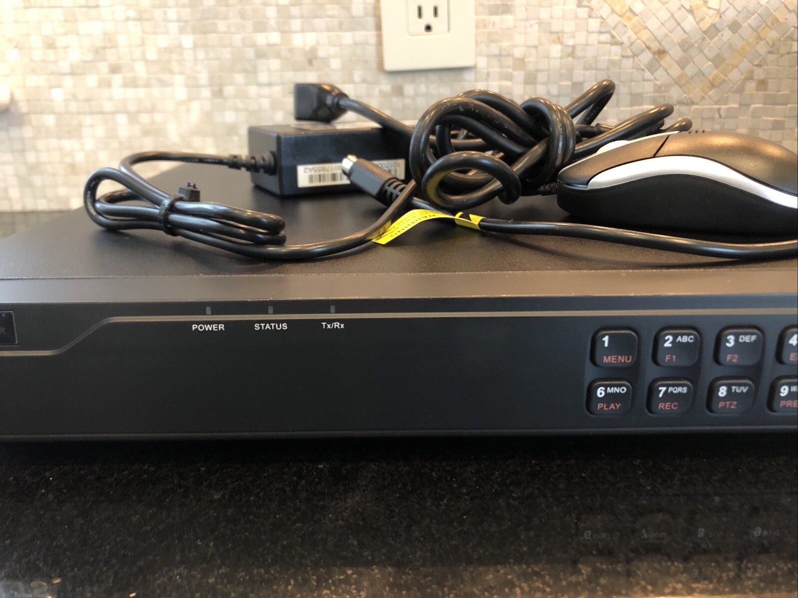 LTS LTN8704Q-P4