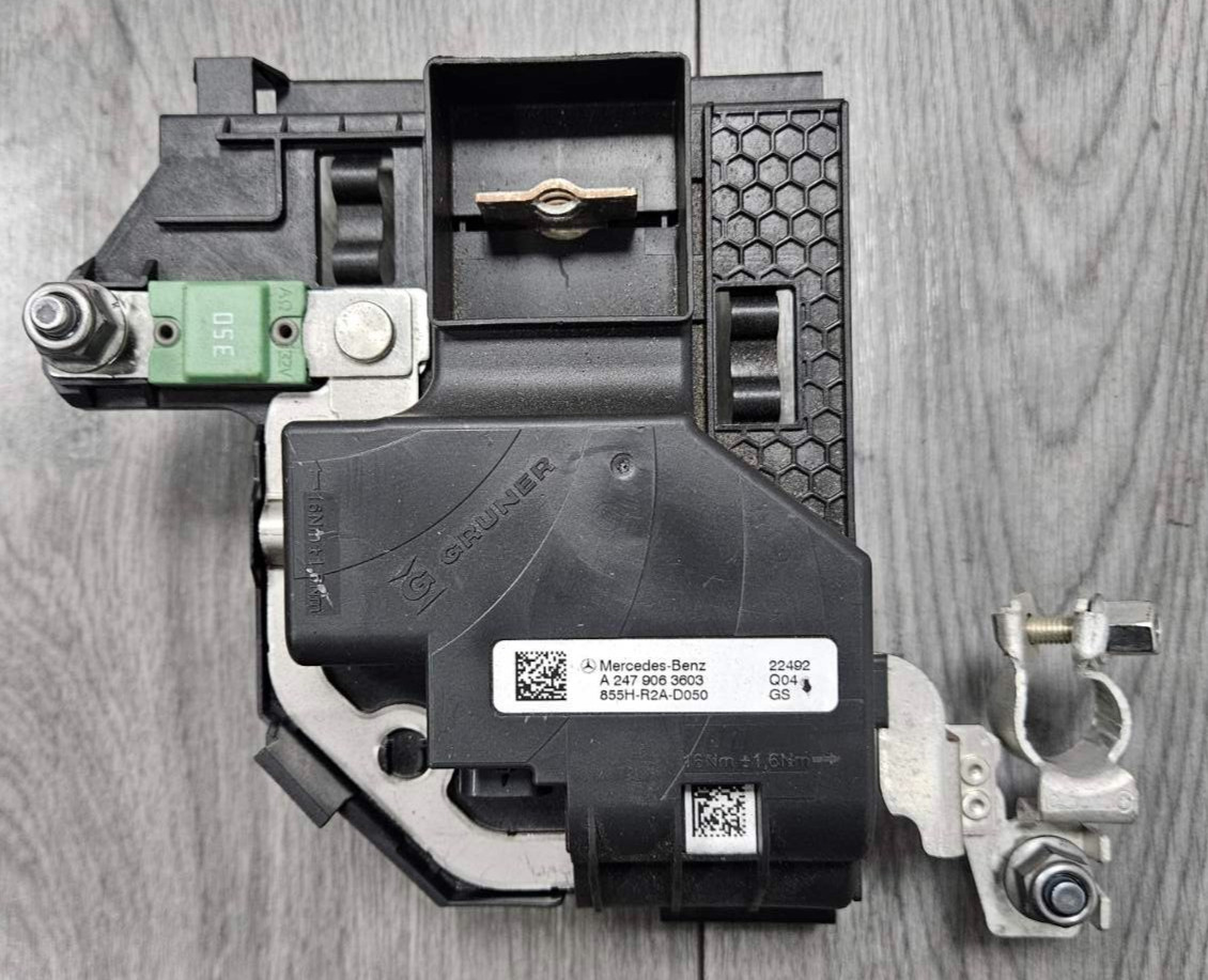✅ GENUINE MERCEDES-BENZ C118 CLA 35 AMG BATTERY FUSE CURRENT LIMITER A2479063603