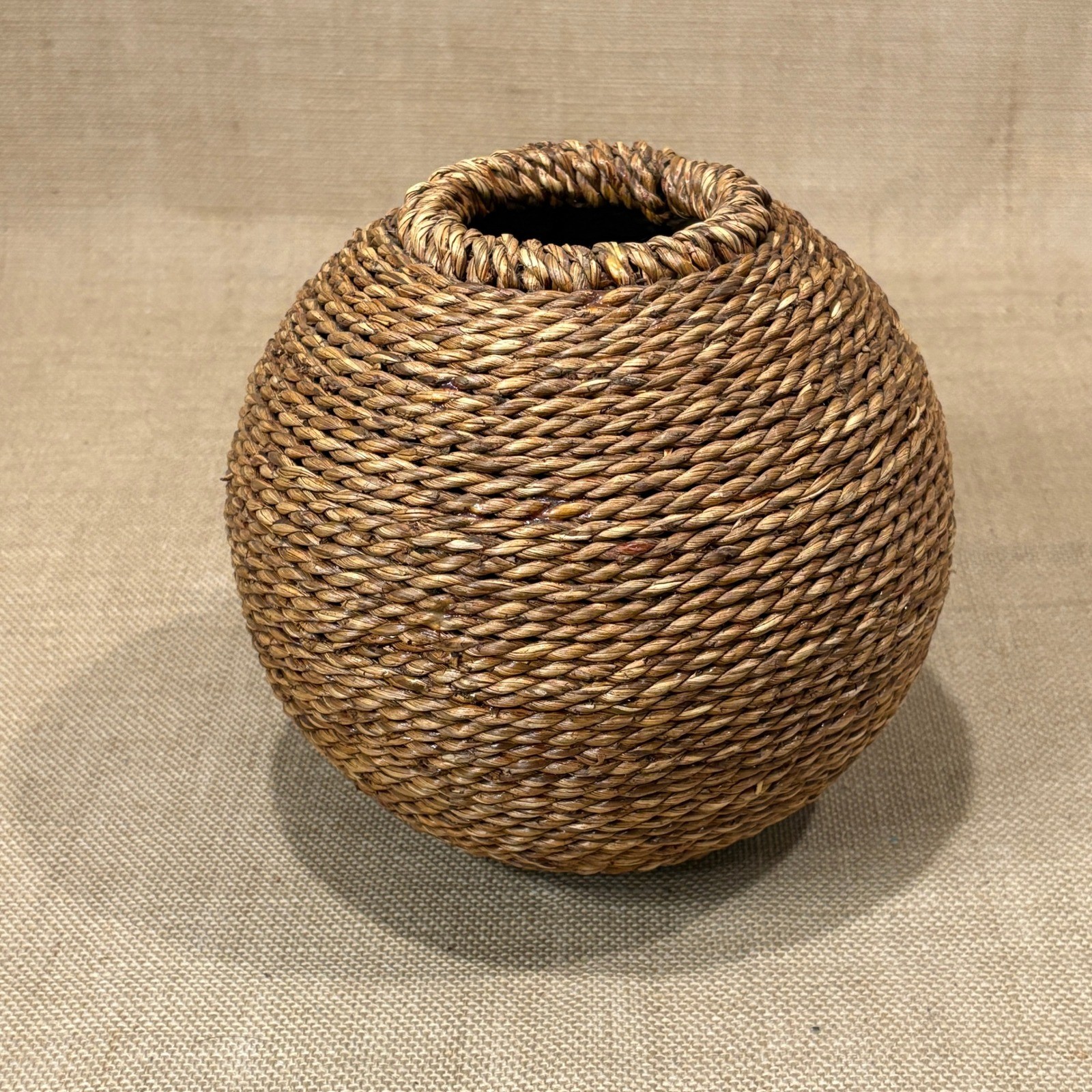 VTG Woven Seagrass Orb Vase Wood Base Brown Natural Fiber Nautical Boho Decor