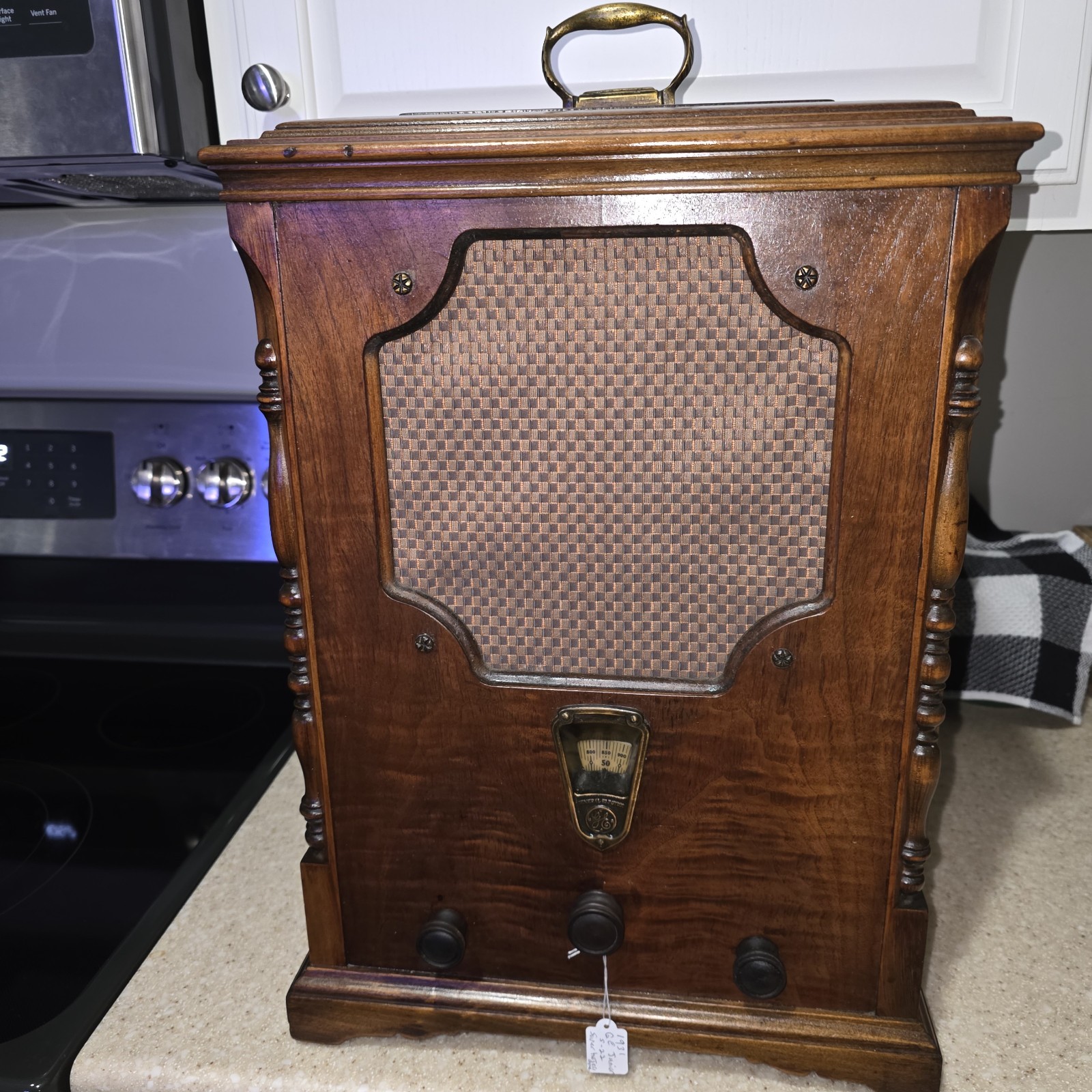 1931 General Electric  Junior  S-22. Tombstone Radio