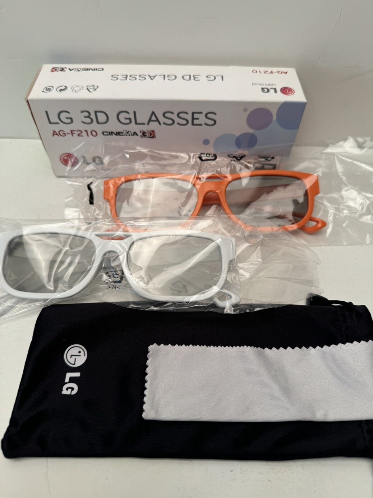LG Cinema 3D Glasses Box of 2 Glasses AG-F210