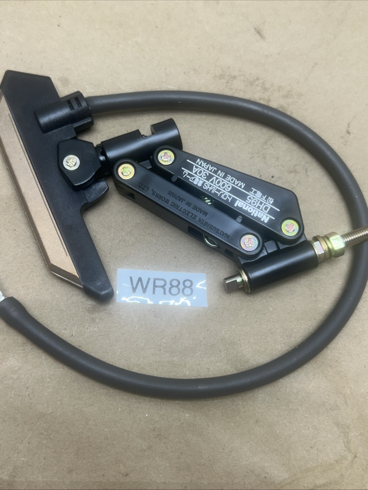 National DH95 Collector Arm NNB Fast Shipping! + Warranty