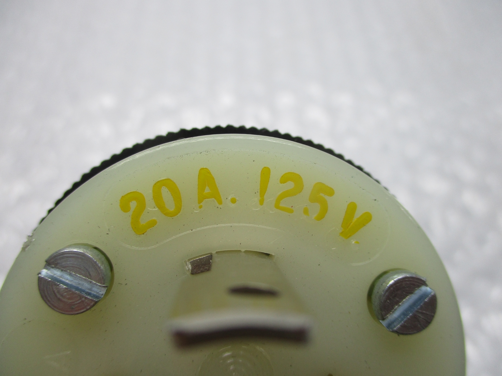 HUBBELL 231A PLUG 20A-125V NSNP