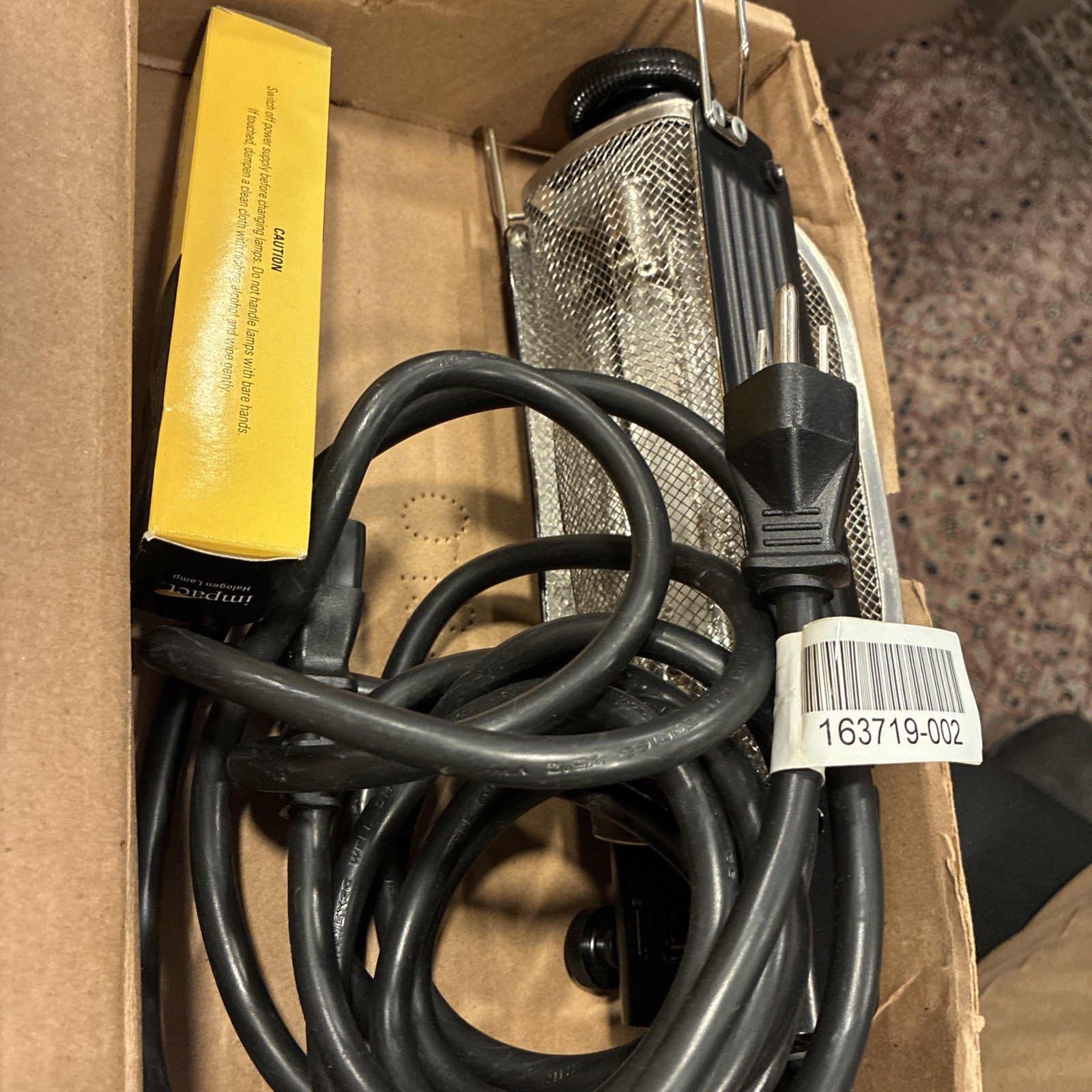 Lowel Tota - Light  800W 6.3A 3852582 W/Power Cord And Screen