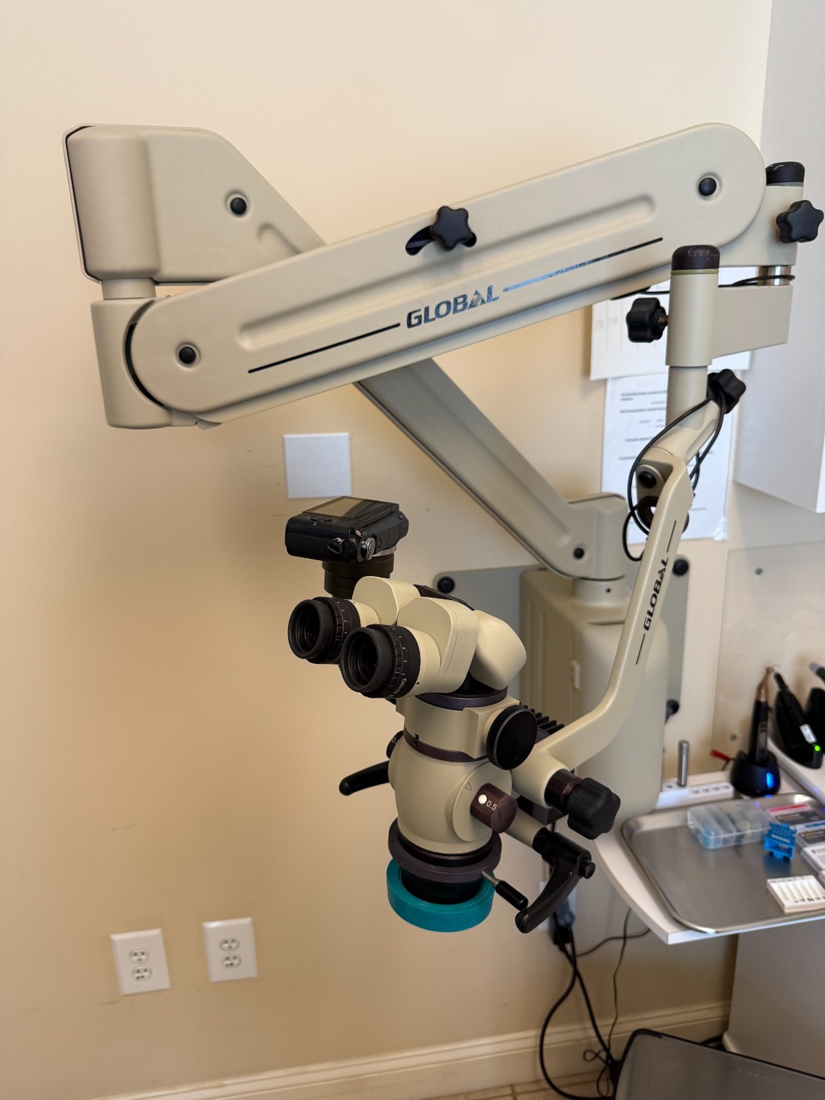 Global endodontic microscope - 3 step - Excellent condition