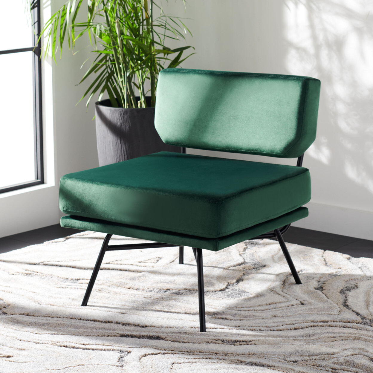 SAFAVIEH Kermit Accent Chair | Malachite Green / Black |