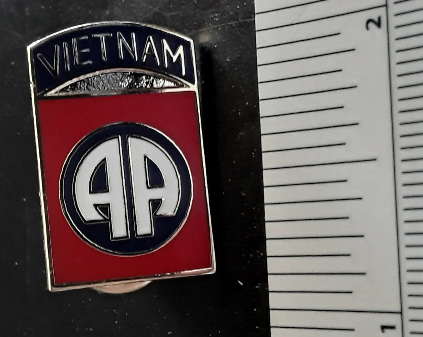 New Vietnam War 82nd AIRBORNE Paratrooper Metal Pin w/ Clutch Pins Military Vet