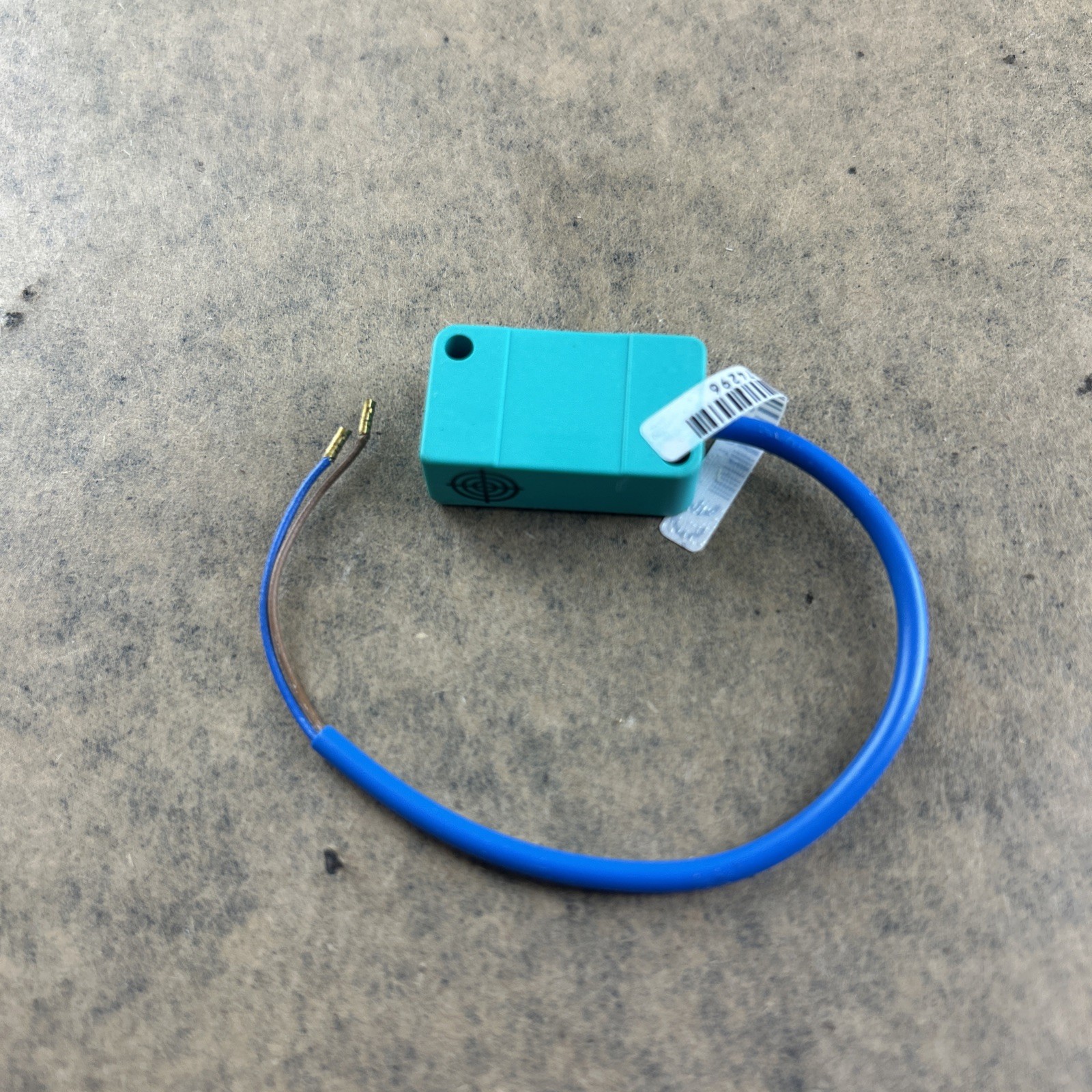 Inductive Sensor Y17905S PepperL & Fuchs NJ2-V3-N