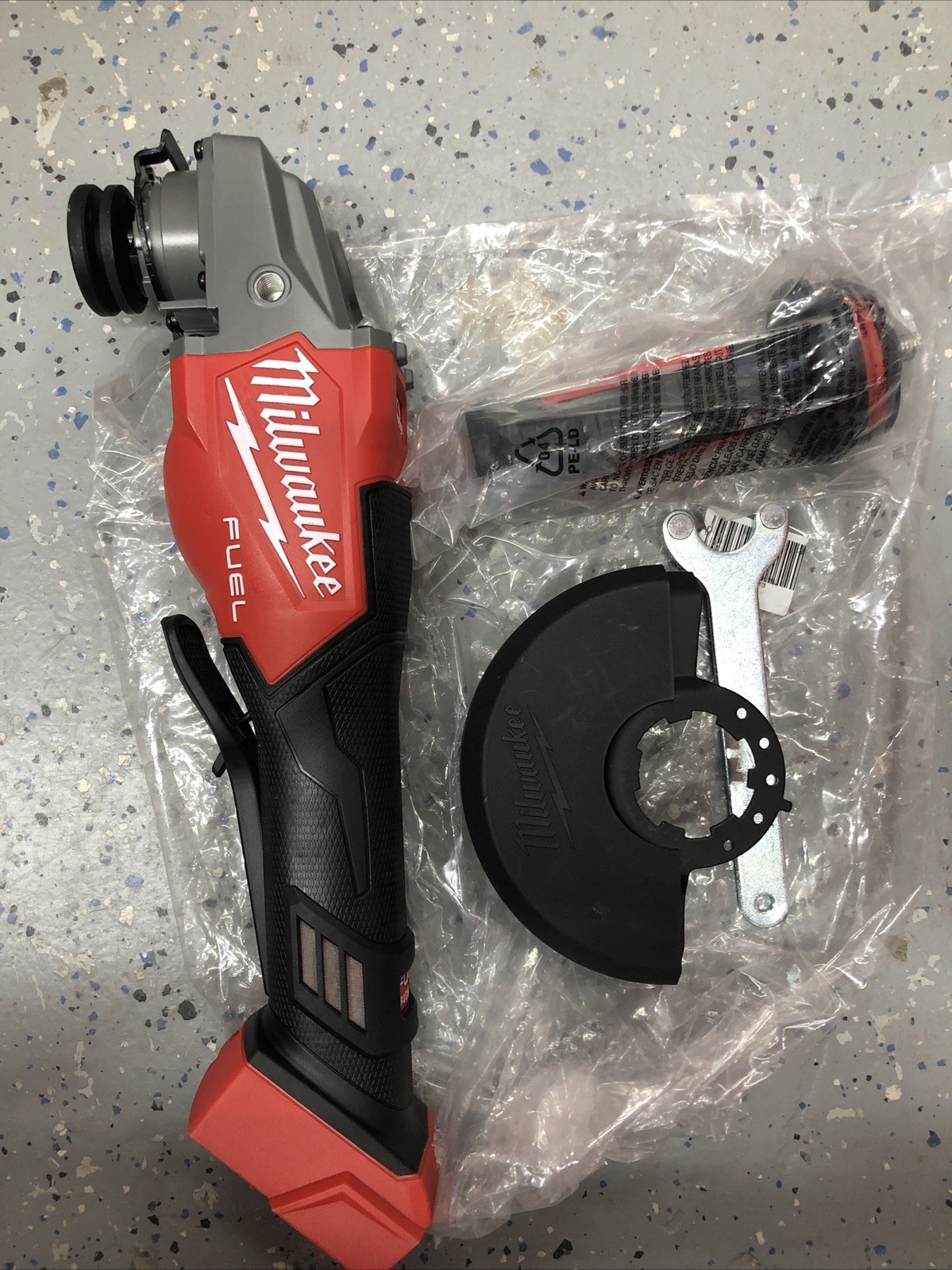 Milwaukee 3670-20 M18 FUEL 18v Li-Ion Brushless Cordless 4-1/2 in/6 in Brakin...