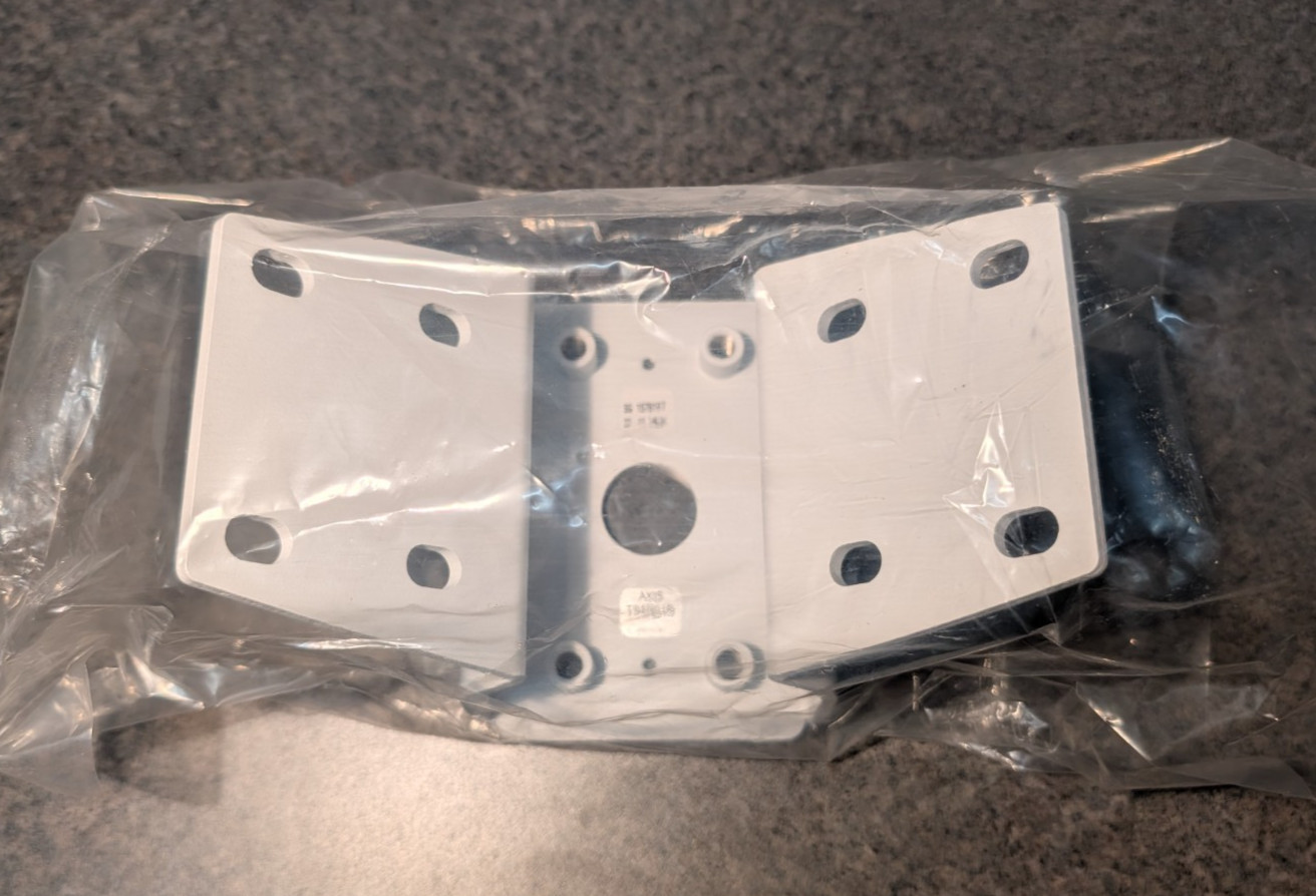 Axis T94R01B Corner Bracket 5507-601