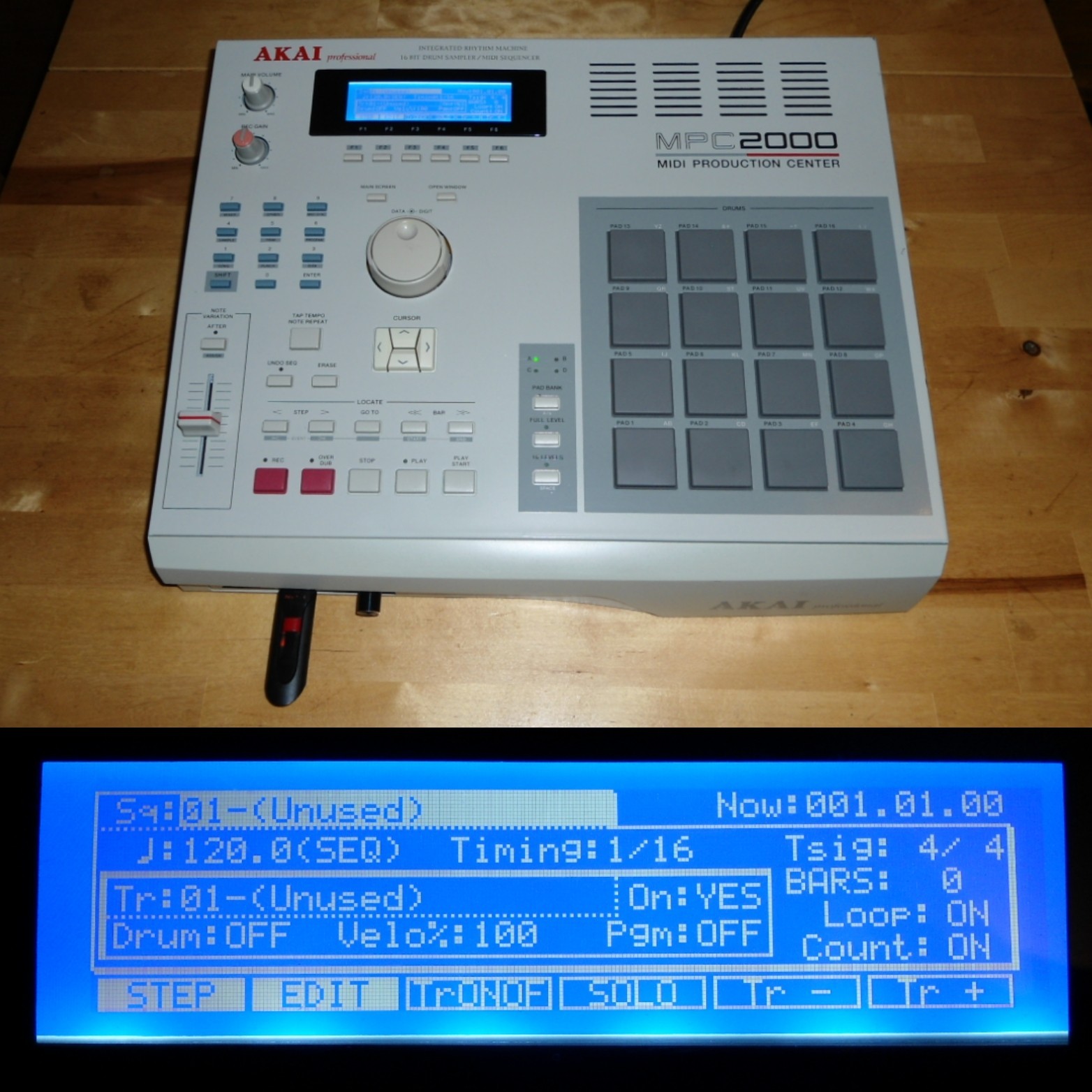 Fully Serviced Akai MPC 2000 w/USB Floppy Emulator 32MB RAM & Sample Kits