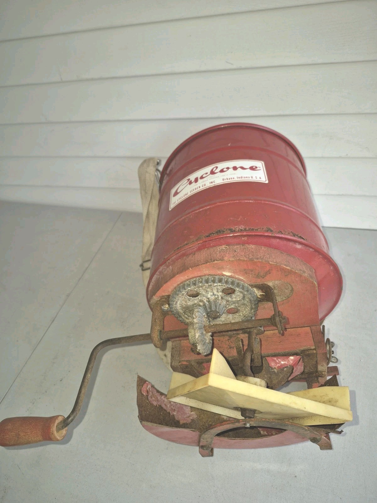 VINTAGE CYCLONE WALKING SEEDER,FERTILIZER