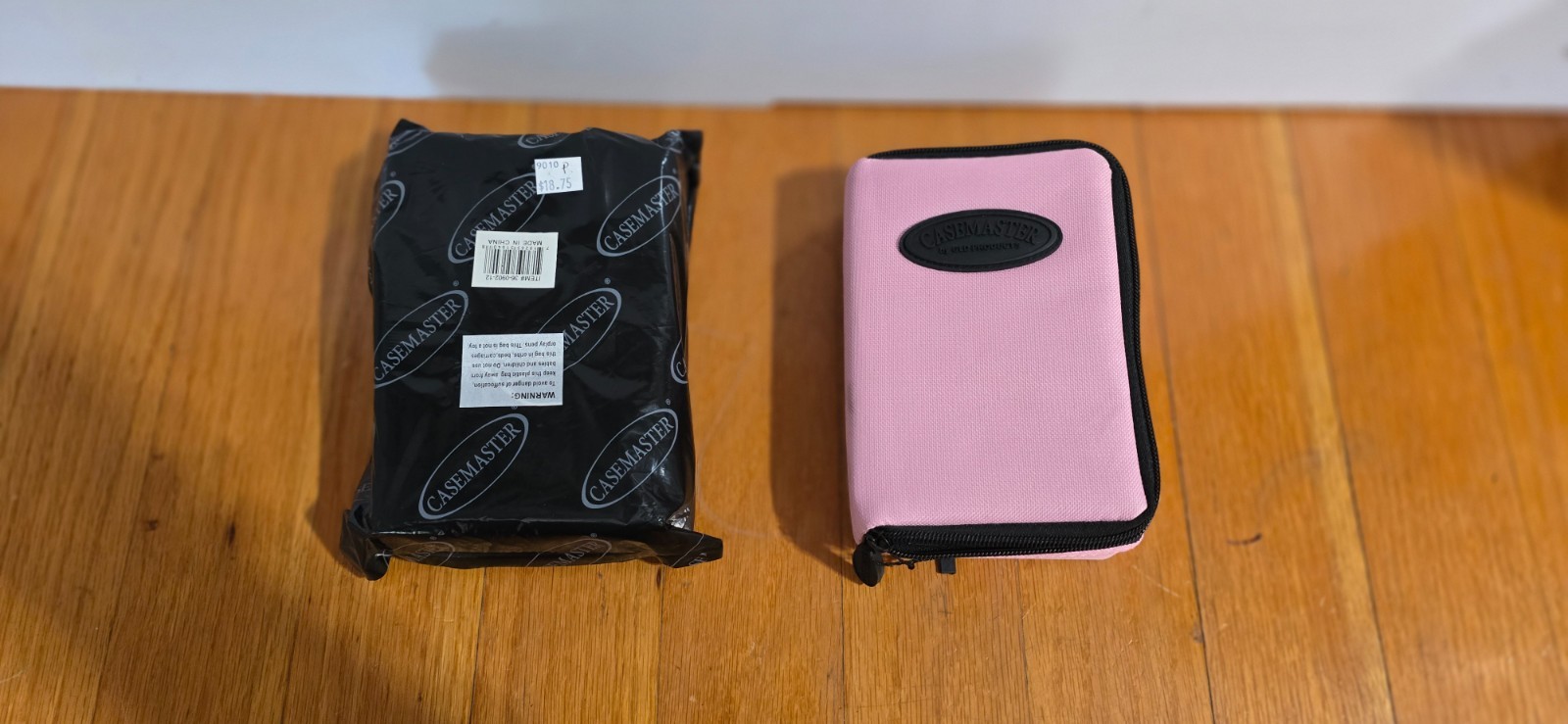 Dart case (Pink nylon). New in package.  Casemaster brand. 7in x 4.5in x 1.75