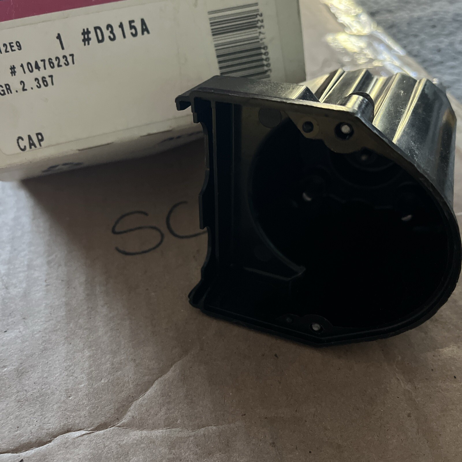 Genuine OEM AC Delco D315A Replacement Distributor Cap 10476237