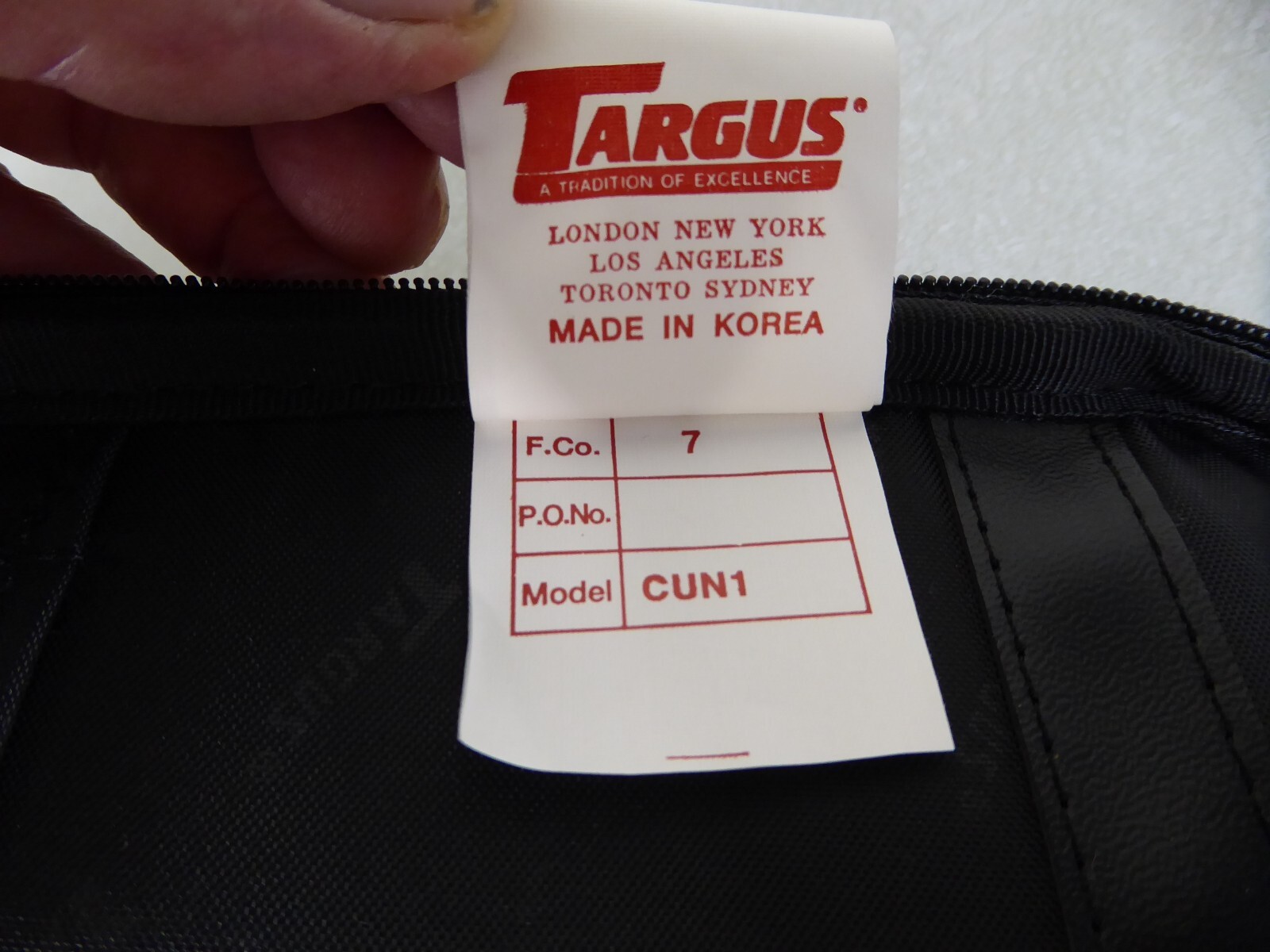 TARGUS Multi-pocket Laptop Carrying Case Bag W/Shoulder Strap Model CUN1 