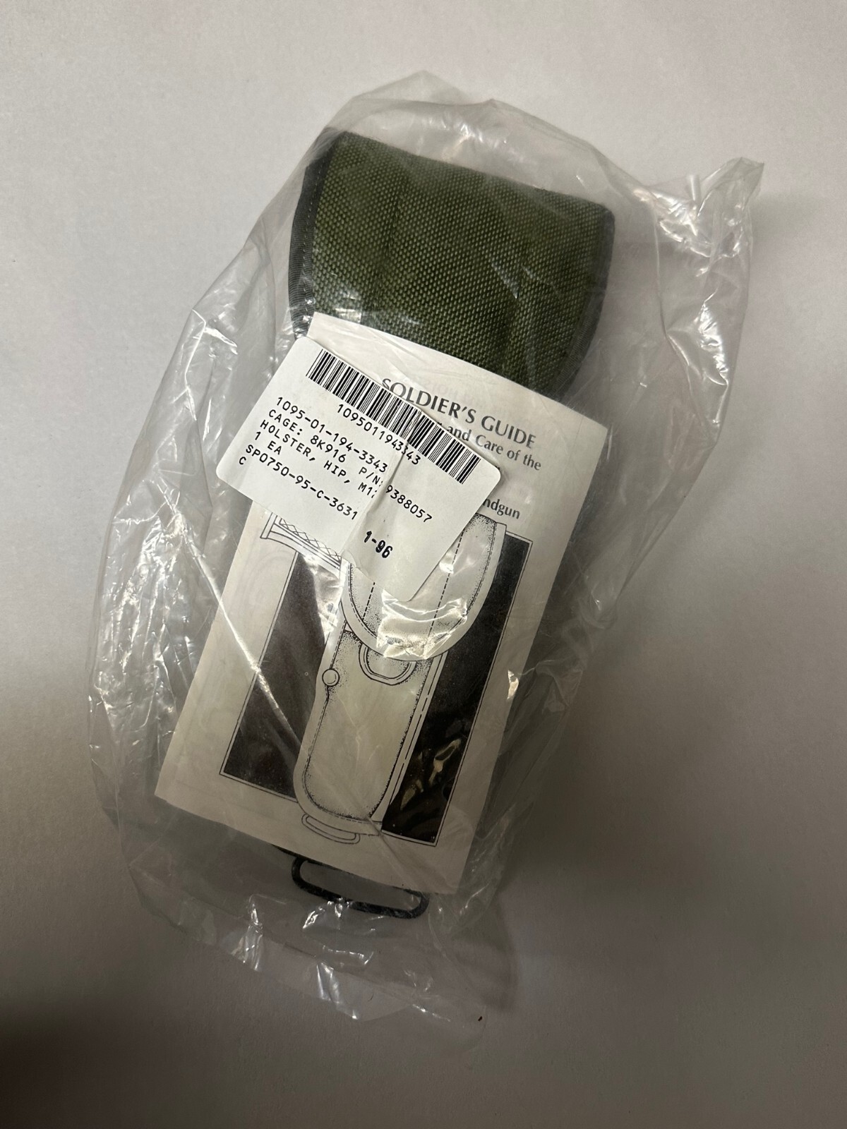 US GI BERETTA 92 NYLON O.D. HOLSTER RIGHT HAND. NEW IN PACKAGE.