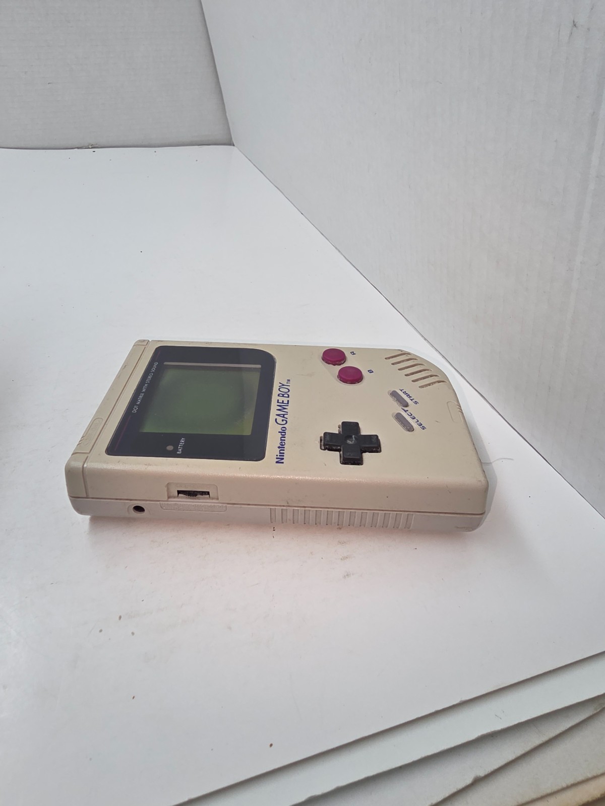 Powers On & works has Sound Gameboy Original DMG-01 Console Could use new LCD C6