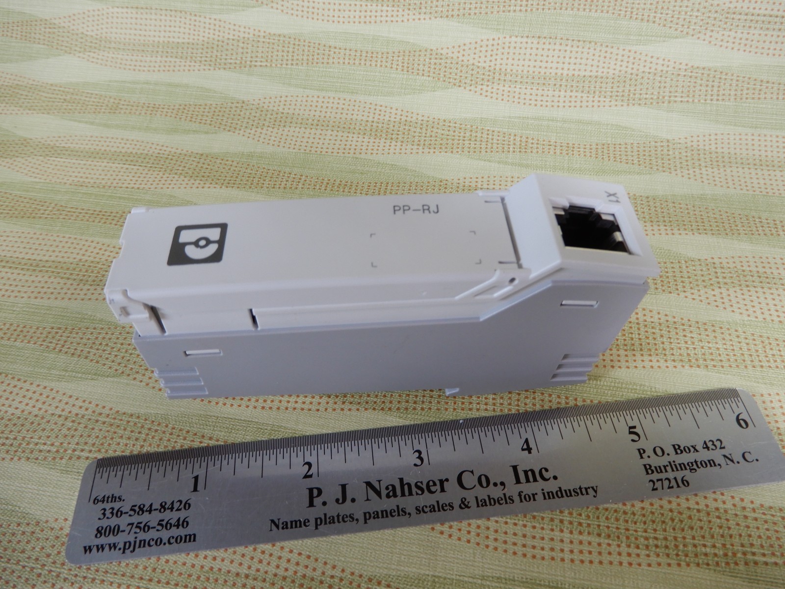 Phoenix Contact PP-RJ-IDC Patch Panel DIN Mount NOS BX