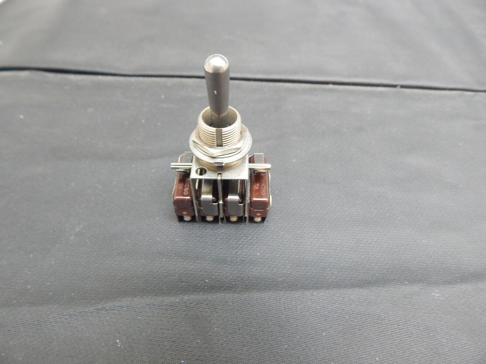 HONEYWELL MICROSWITCH 13AT77-T2 TOGGLE SWITCH - USA SELLER FAST SHIPPING