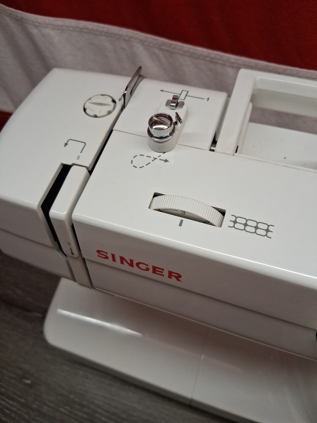 Singer Model 1120 Portable Domestic Home Sewing Machine Tested Working