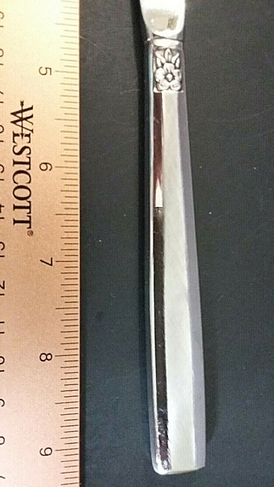 Oneida Melissa stainless 9 3/8" dinner knife