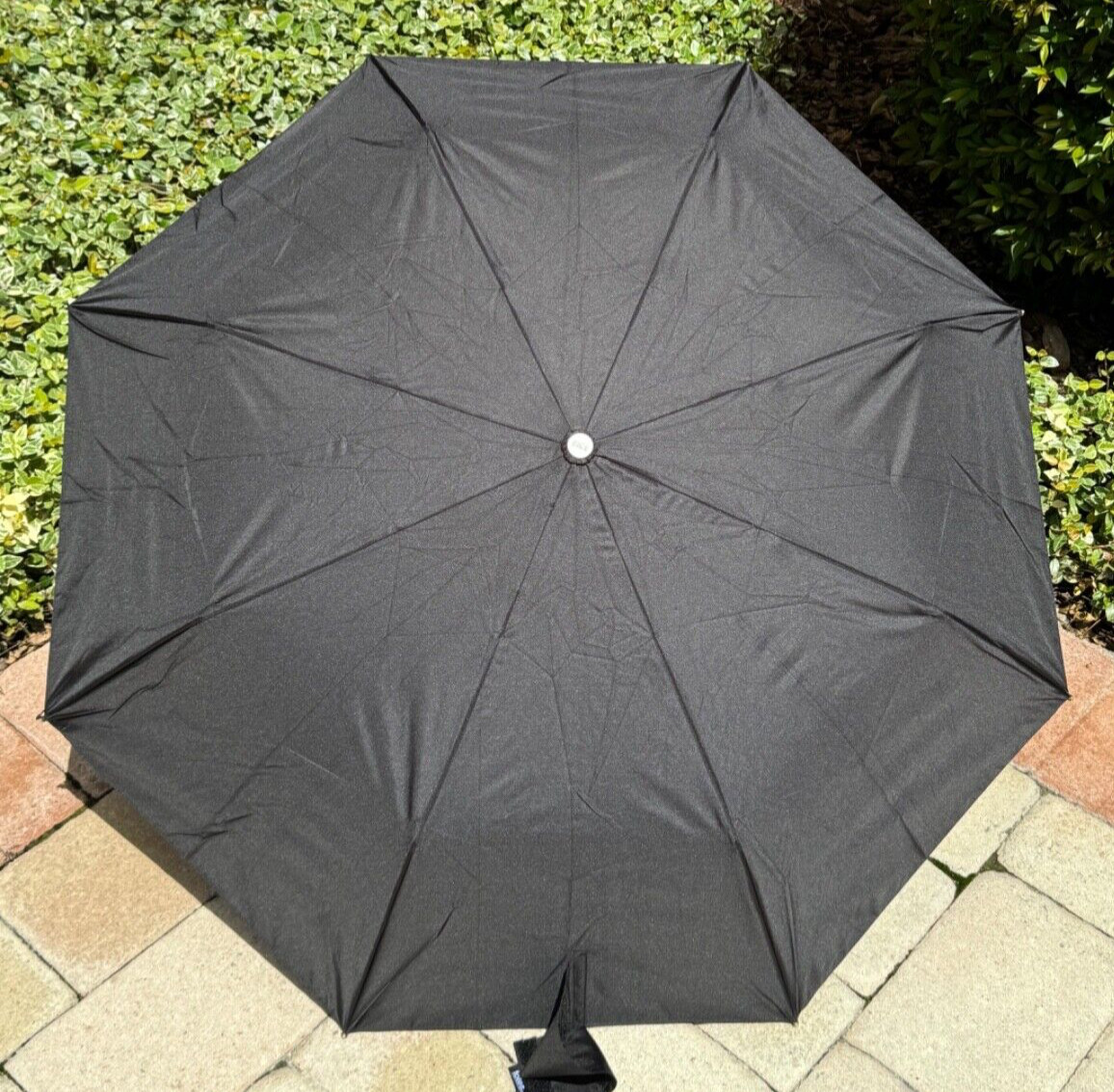 TOTES  UMBRELLA  AUTO OPEN BLACK NEVER WET LIFETIME WARRANTY RETAIL-$25 NWT