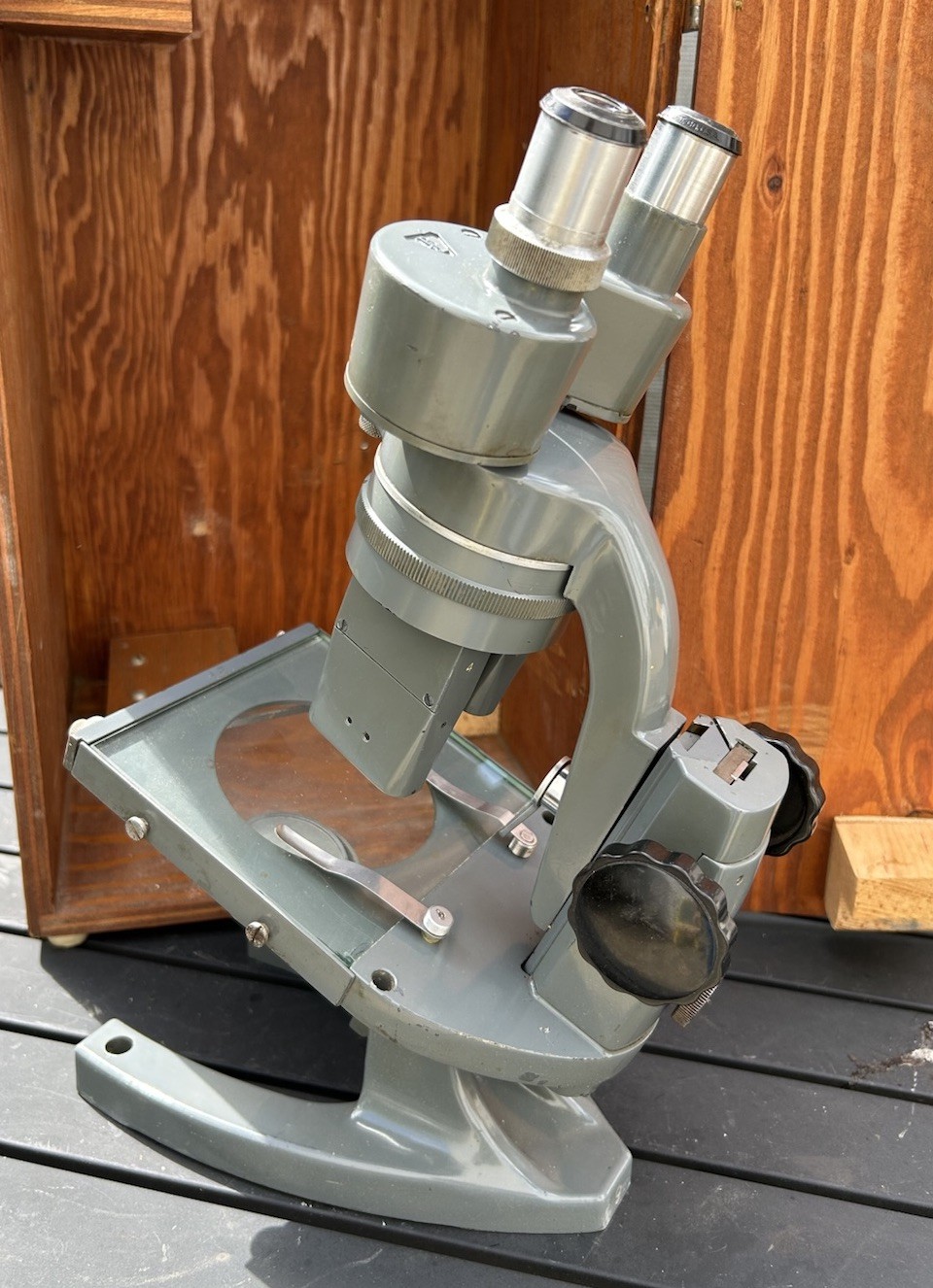 Vintage Bausch Lomb Dissecting Microscope Model No.YB6226 w/Original Wooden Box