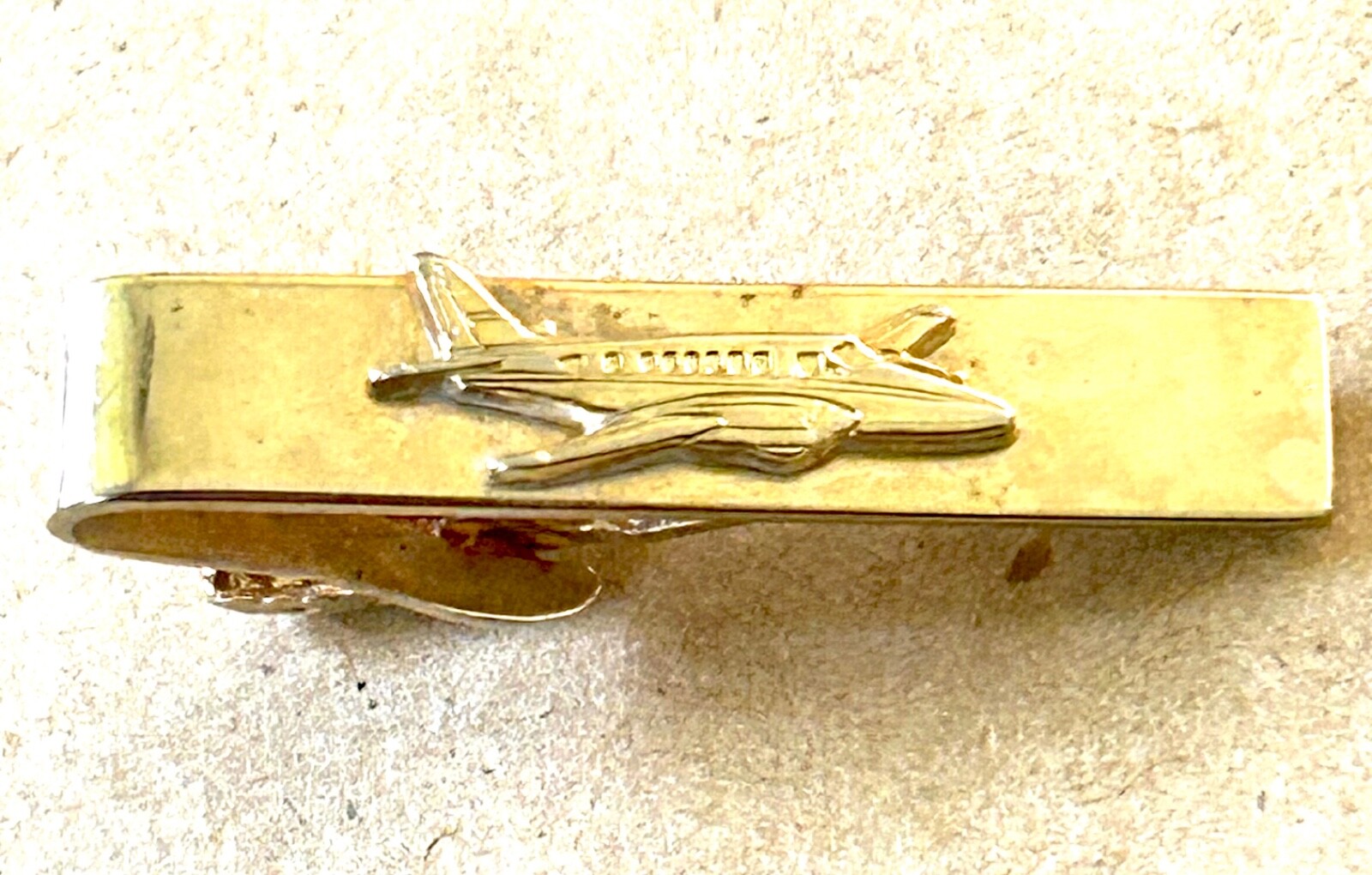 Vintage Gold Tone Beech KingAir Turboprop Twin Engine Tie Bar Tie Clip