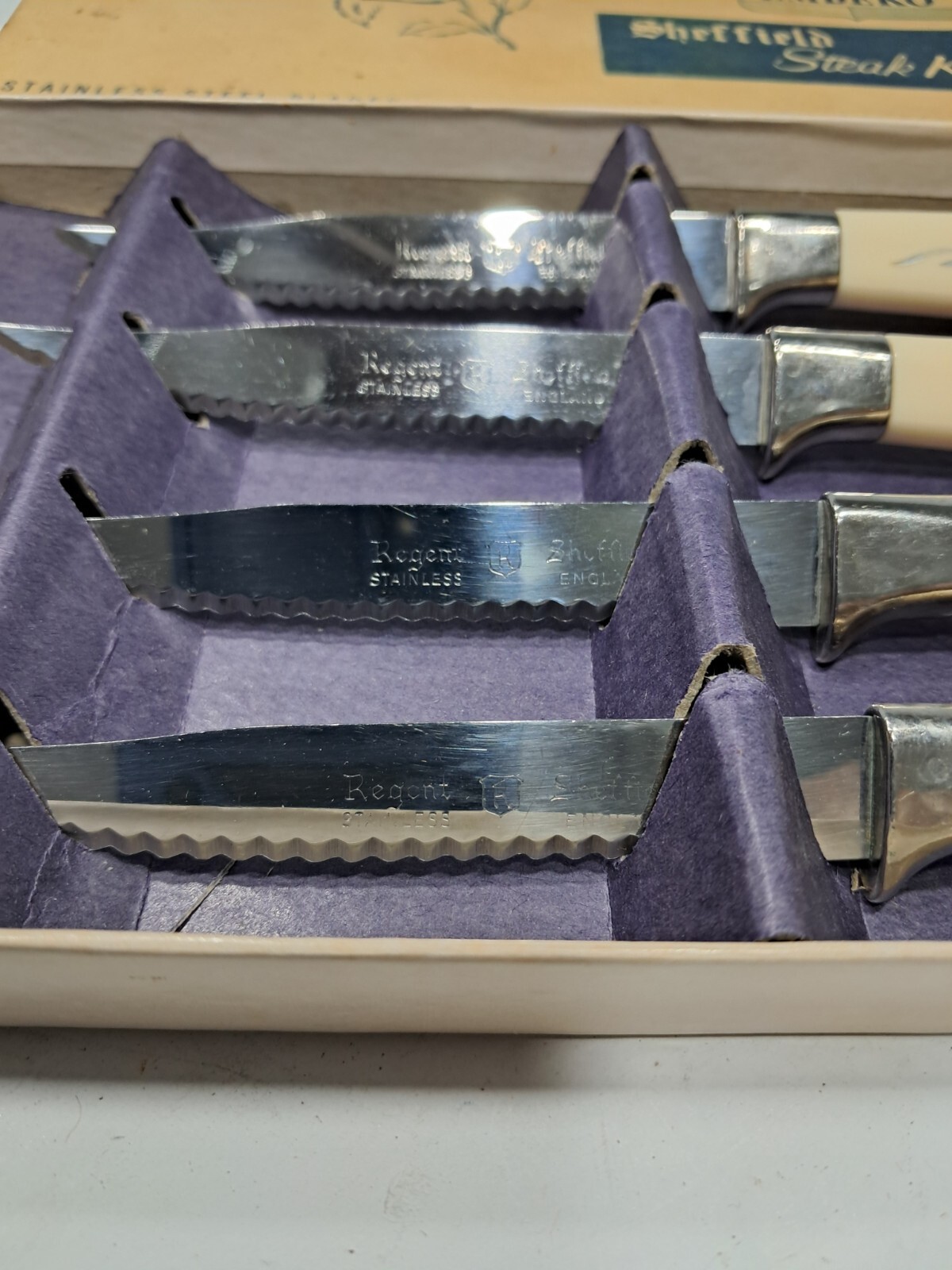 Sheffield 4 Piece Steak Knife Set With Original Box