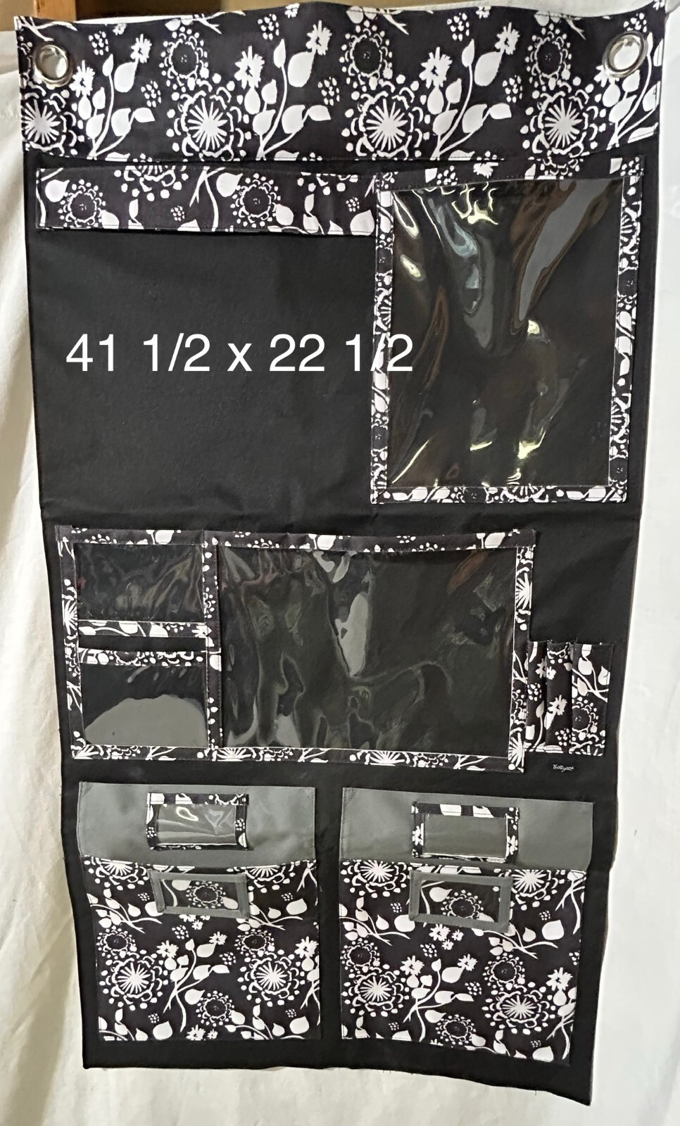 Thirty One Black 8 pocket Hanging Wall Organizer 41 1/2 x 22 1/2