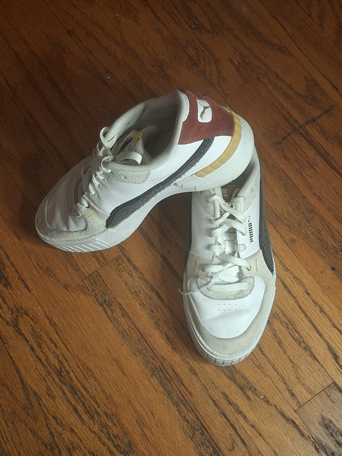 mens athletic shoes