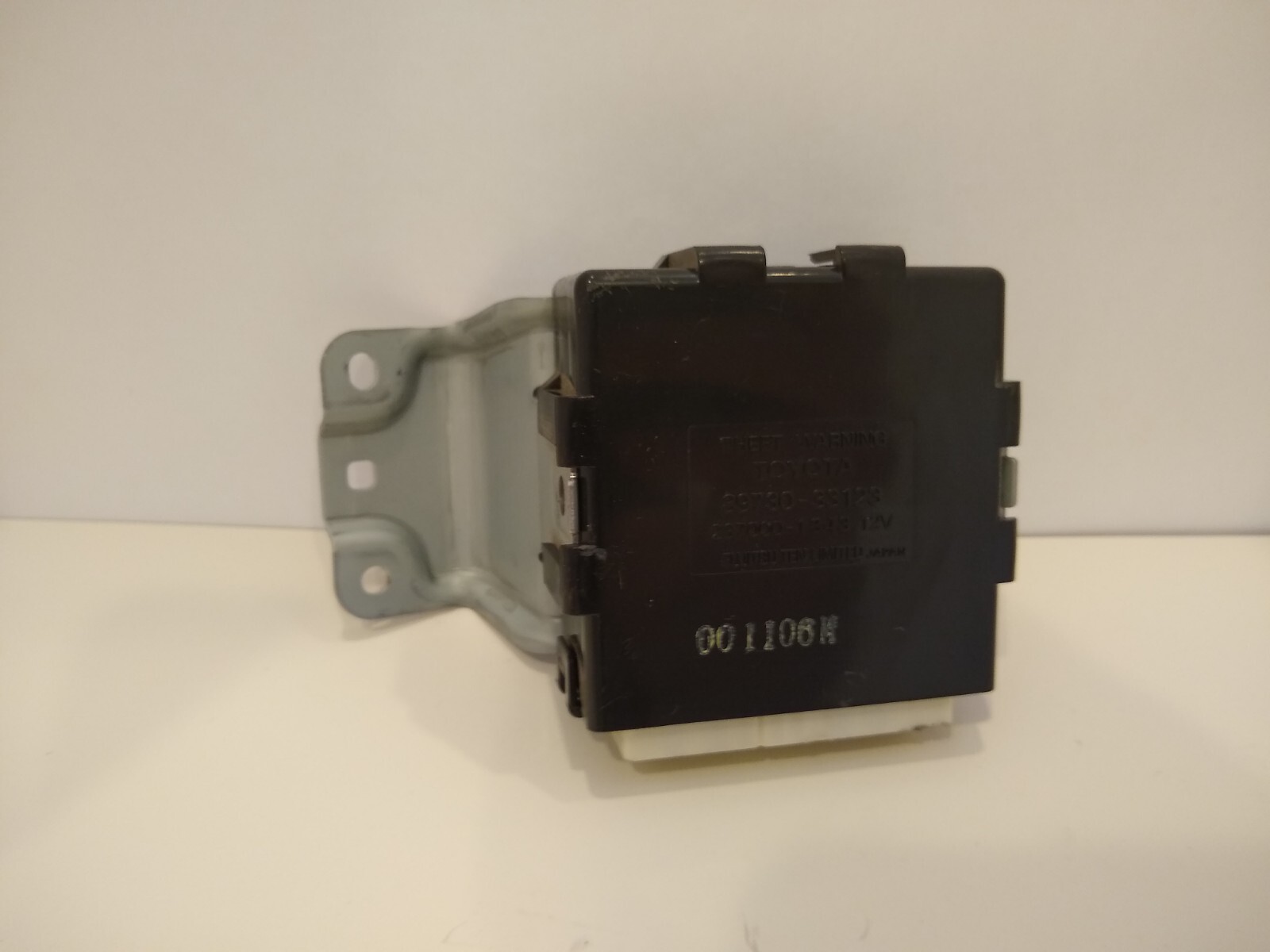 2000 2001 LEXUS ES300 THEFT LOCKING WARNING CONTROL MODULE 89730-33123 OEM